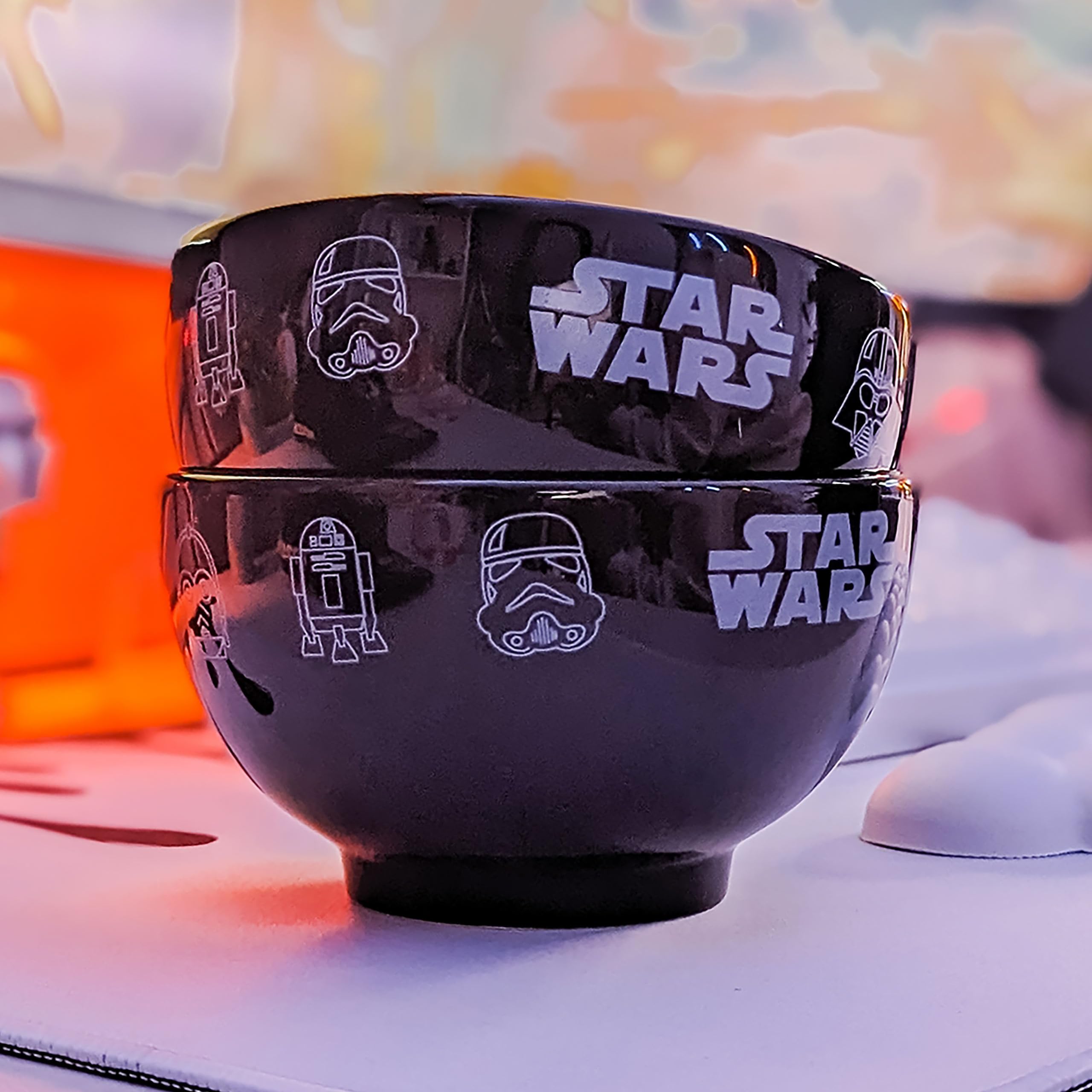 Elbenwald Ciotola per Cereali Star Wars - Ciotola con Icone Chewbacca R2-D2 Yoda e Darth Vader Motivo - 600 ml - Altezza 8 cm - Ø 13 cm - Ceramica - Nero