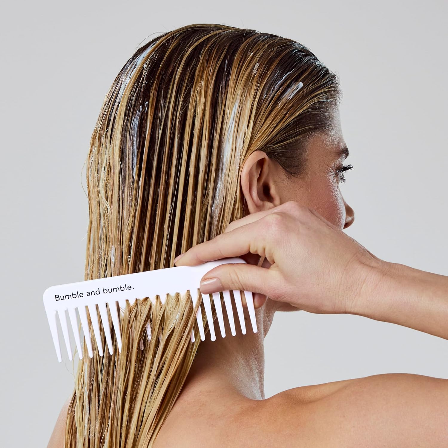 Bumble and bumble. Hairdresser's Invisible Oil Hydrating Conditioner | Hydrating, Anti Frizz, Shine, Color Safe | Curly, Wavy, Straight | With Coconut, Grapeseed + Argan Oil - Image 4