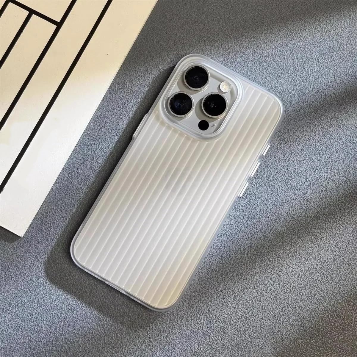 Coque iPhone 14 Pro blanc transparent pour le quotidien
