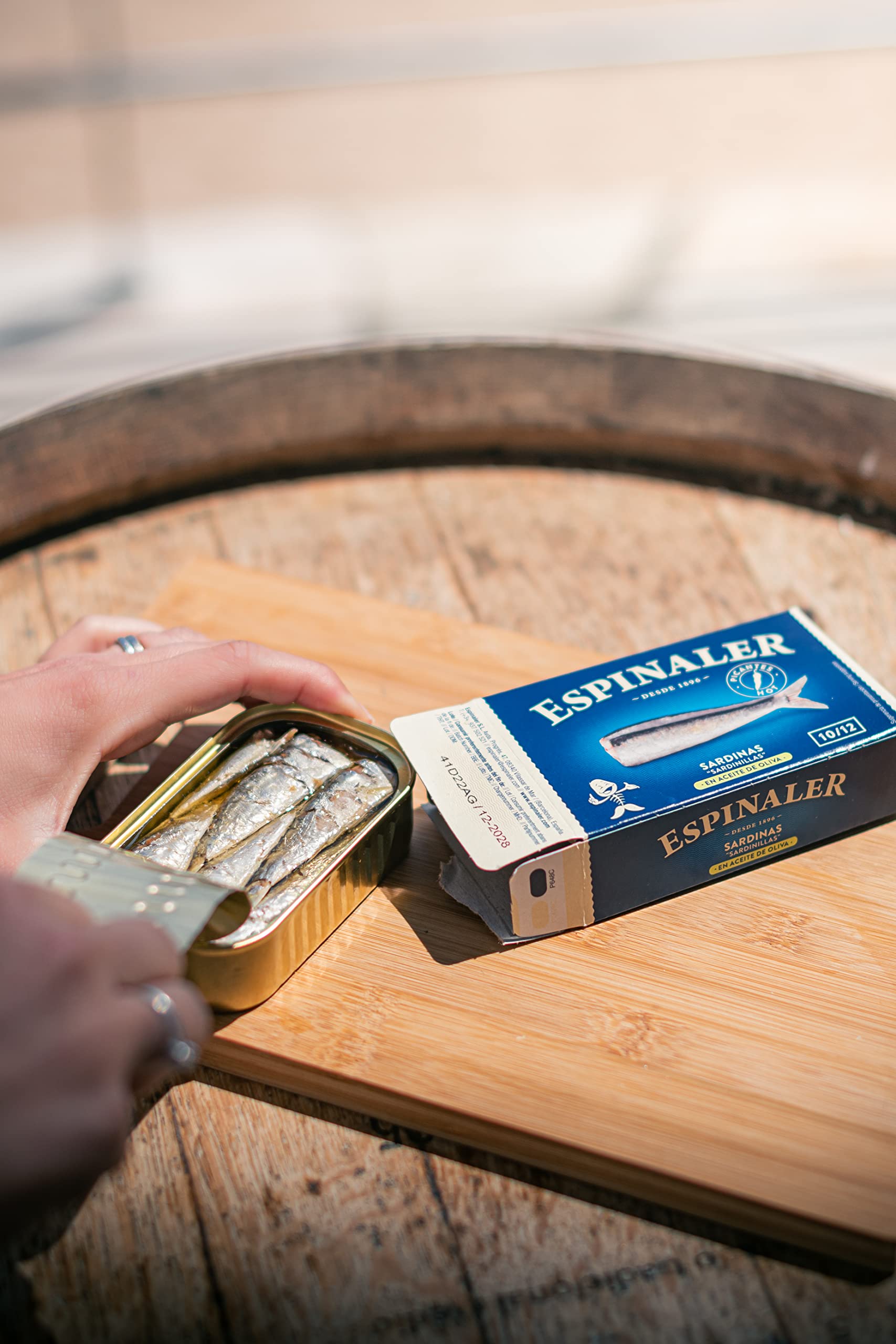 Sardinillas en aceite de oliva Espinaler - Pack de 5 latas de 10-12 Sardinas en Conserva - Conservas Gourmet de sardinillas en aceite - Sardinas en conserva para tu aperitivo o para cocinar