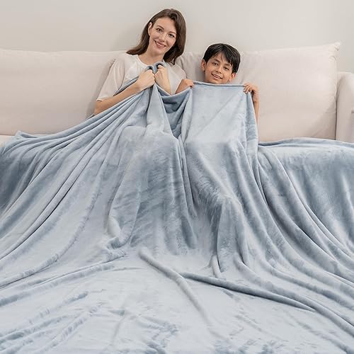 Miniatura 6 de Berkshire Blanket Classic VelvetLoft - Manta de cama de tamaño Queen, ligera, suave y mullida para cama y sofá, azul polar, 90 x 90 pulgadas
