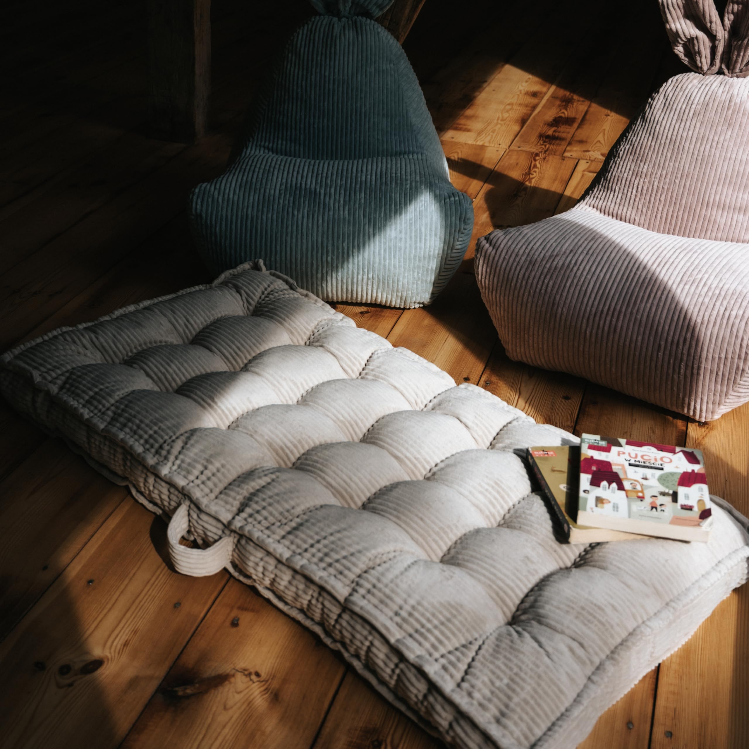 Gutekissen Französisch Gesteppte Kindermatratze 130x60x10 cm – Weiche Spiel- und Liegematte für Kinderzimmer, faltbar, gepolstert, stilvolles Design (Braun)