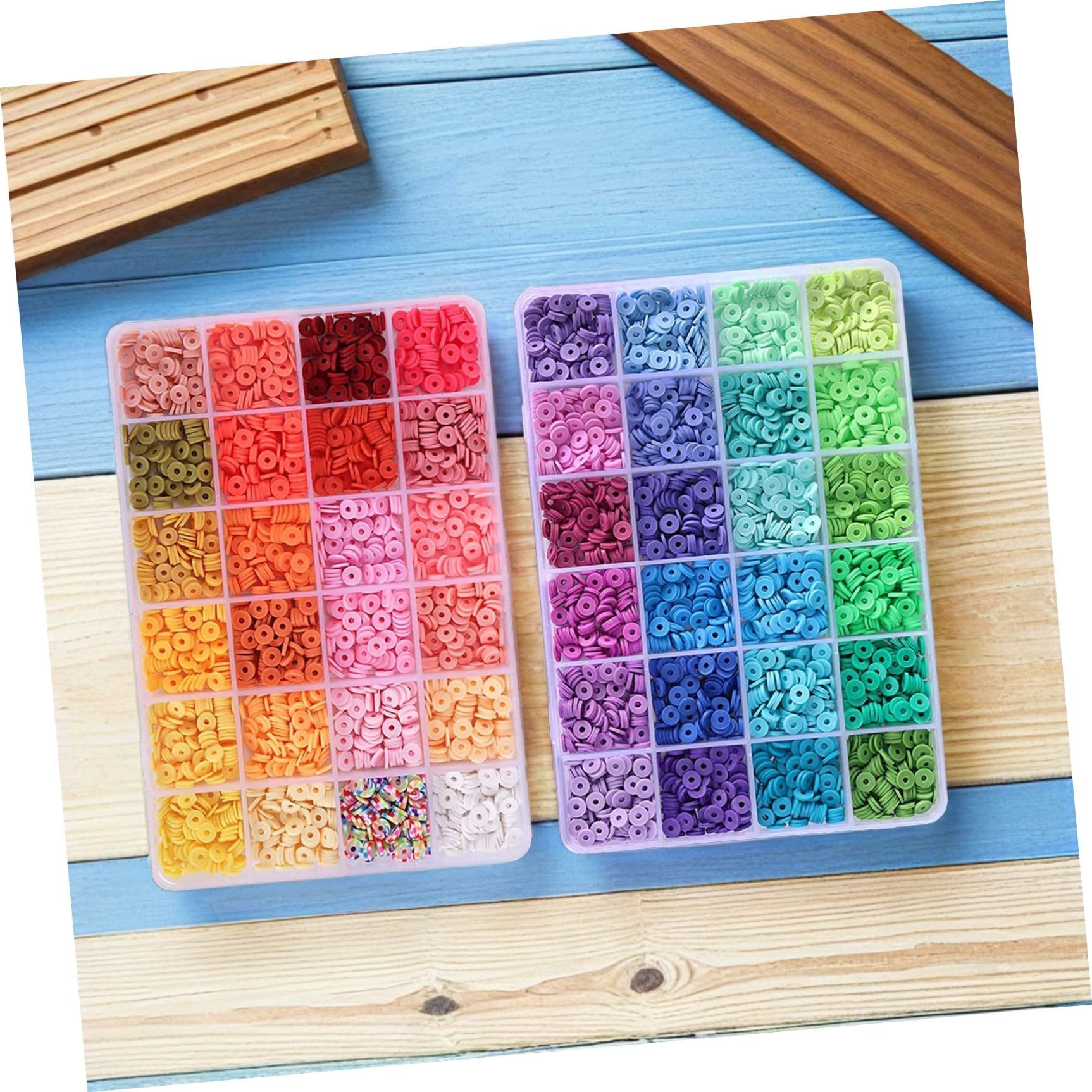 Sewroro Kit de Cuentas de Arcilla Polimérica 1 Juego para Pulseras | Incluye Colgantes y Dijes, Caja de Almacenamiento, Formas de Figura y Anillo, Mezcla de Metal y Arcilla