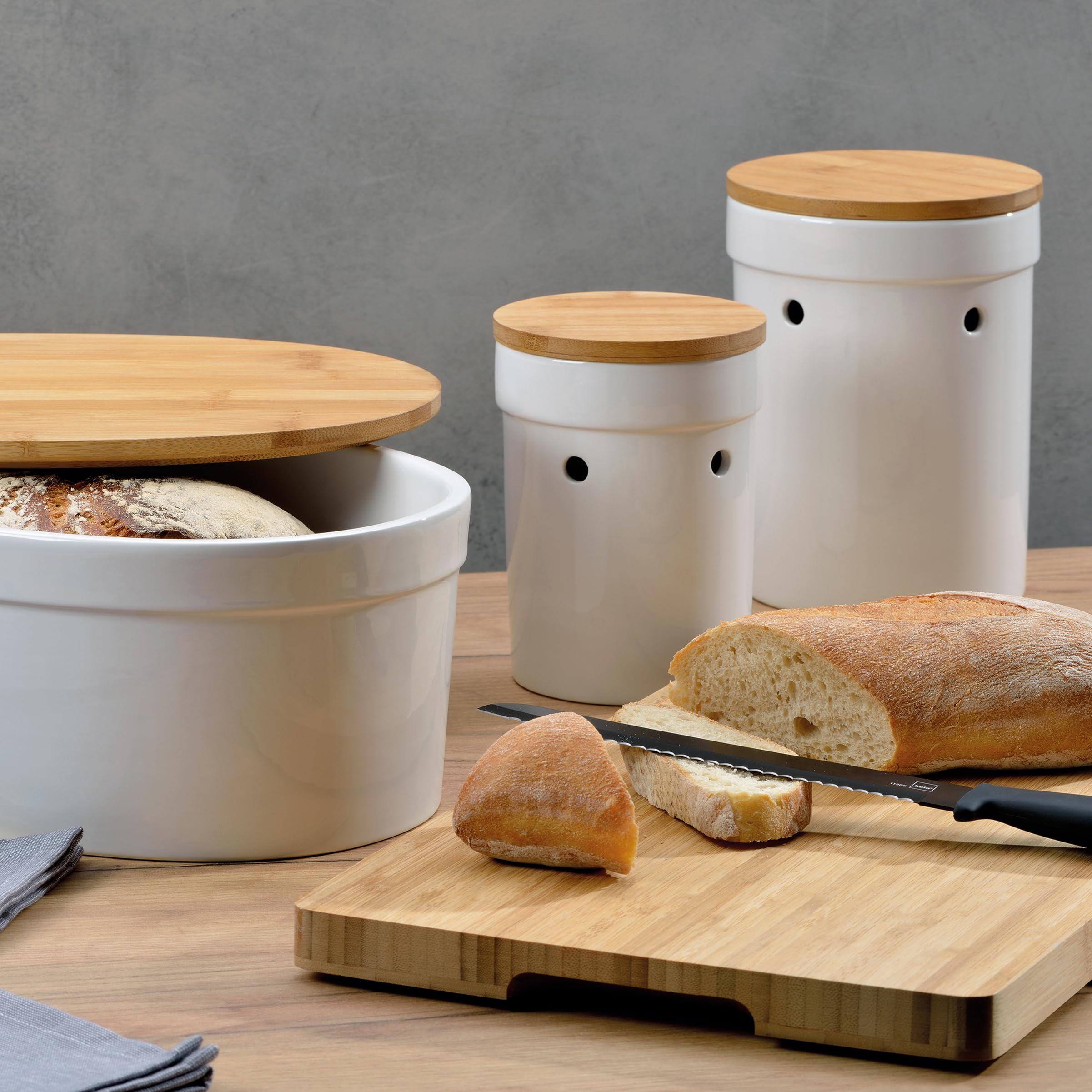 kela Keramik Brotkasten mit Lüftungslöcher 36,5x23,5x14cm, Brotbox Keramik, SALENA, Brottopf weiß