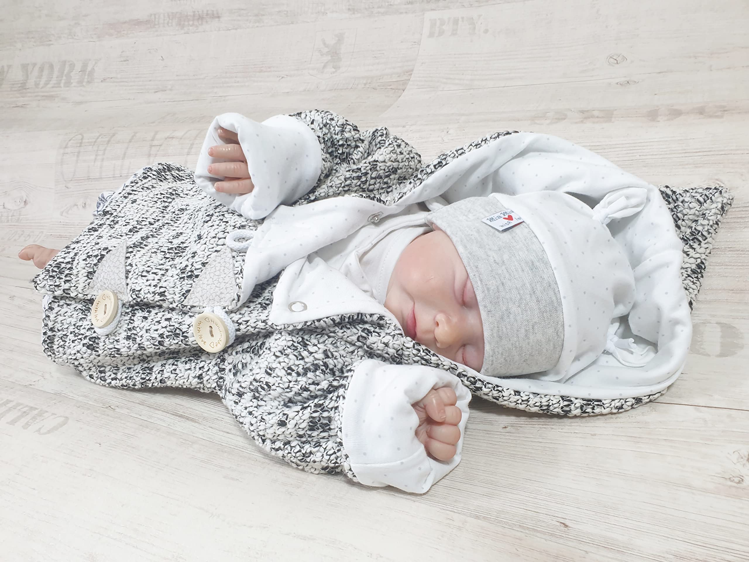 Atelier MiaMia - Jacke Boucle Grobstrickjacke Baby Kind Größe 56 Designer Strickjacke Limitiert !! grau weiß