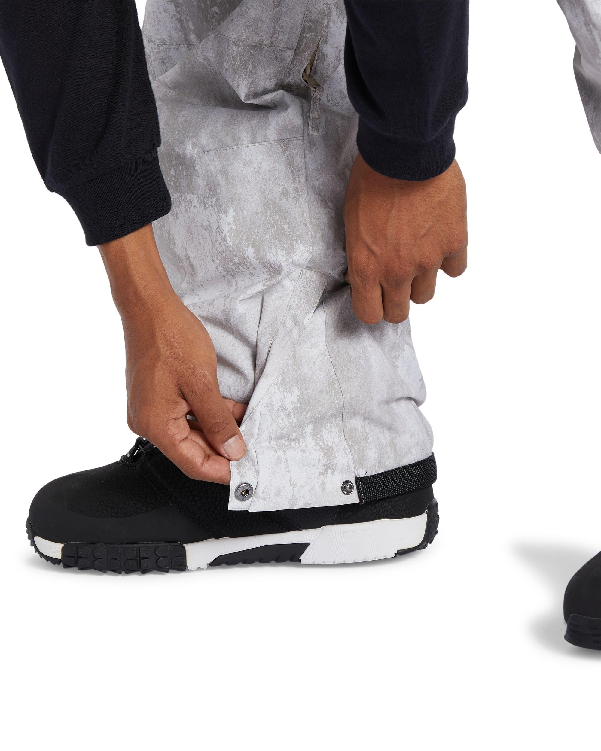 DC Pantaloni da snowboard isolati da uomo