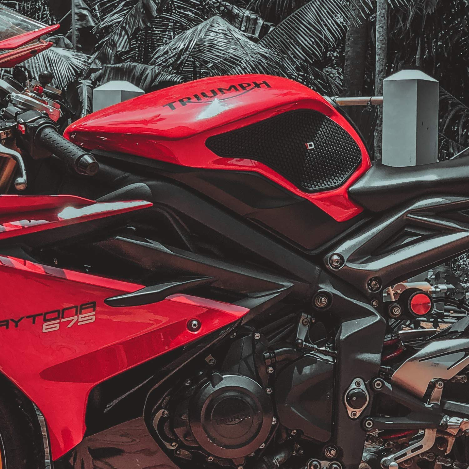 Autocollant de protection latérale de réservoir pour Triumph Daytona 675 Street Triple HDR235 (NOIR)
