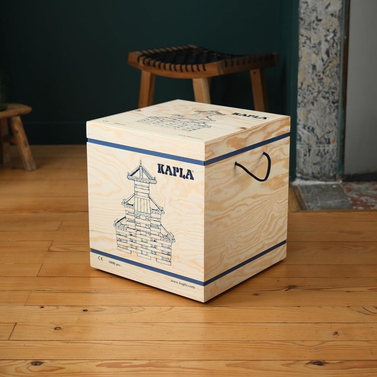KAPLA Wooden Construction Set - 1000 Building Planks in a Chest - for Ages 3+