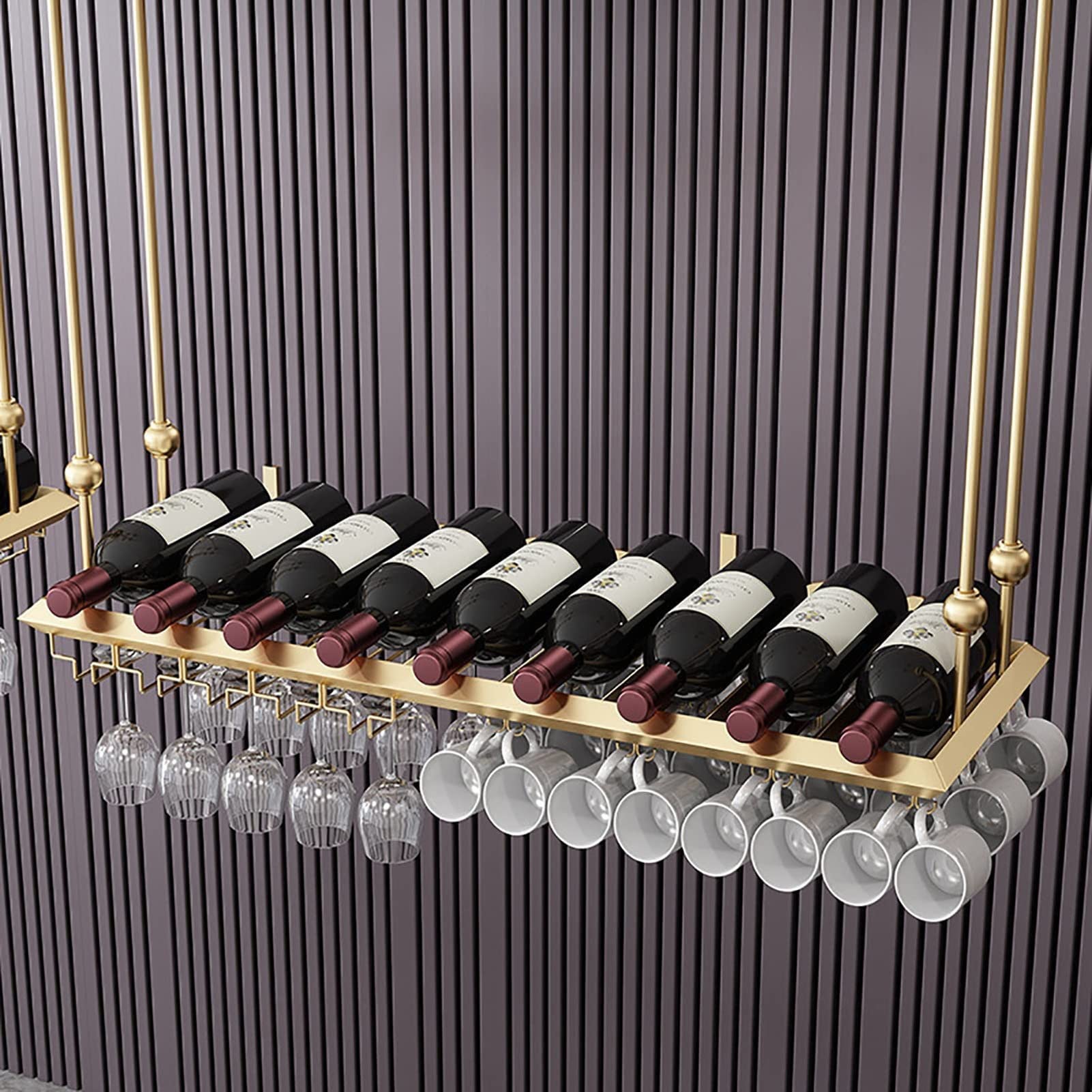 Support de bouteilles au plafond rustique pour créer une ambiance bar à la maison