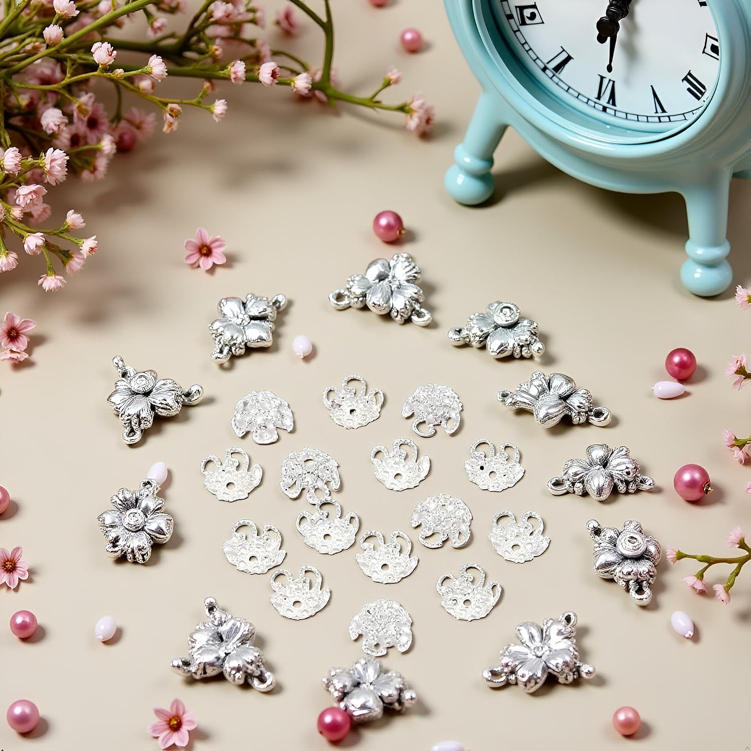 100 Pcs Silver 8mm Shiny Vintage Filigree Silver Flower Bead End Caps Metal Bead Caps for Jewelry Making DIY Bracelet Earrings Arts, Crafts Accessories