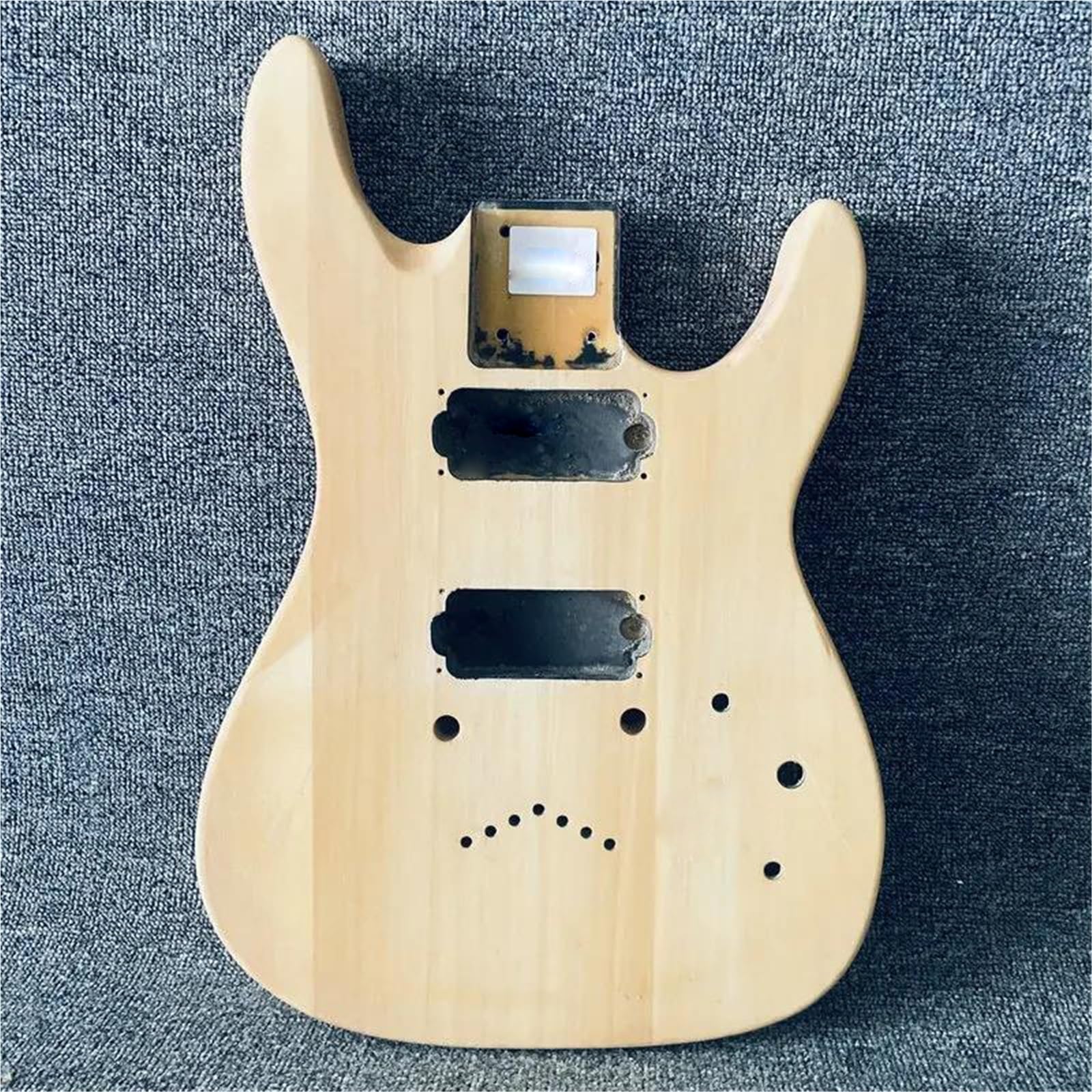 Professionelle 7 Saitige E Gitarre Aus Massivem Lindenholz DIY Austauschbar