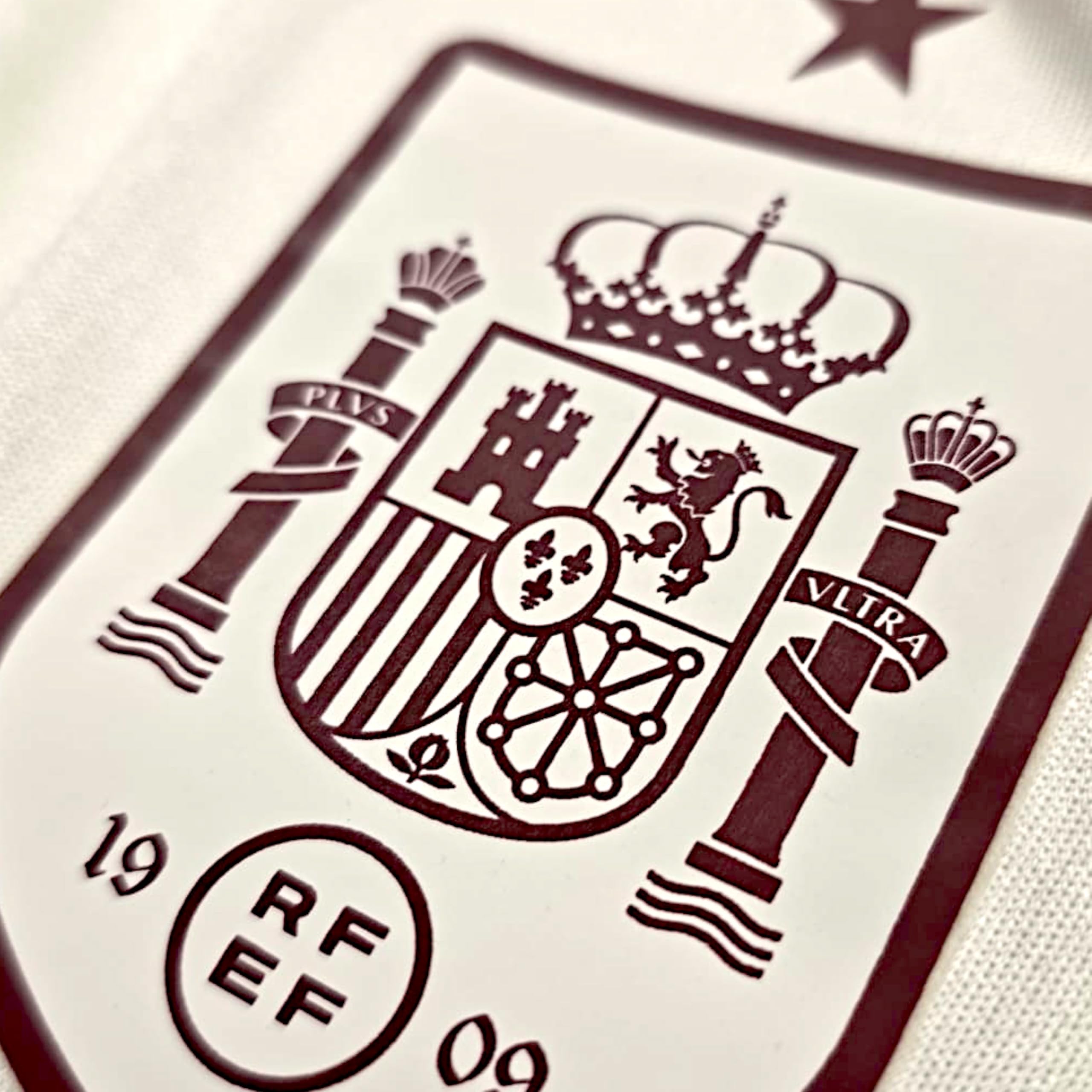 Camiseta España 2026-2028 | Pedri 20 Dorsal y Nombre | Color Blanco con Detalles Granate | Manga Corta | Diseño Futbol Aficionados | Tejido Transpirable Deportivo — view 8
