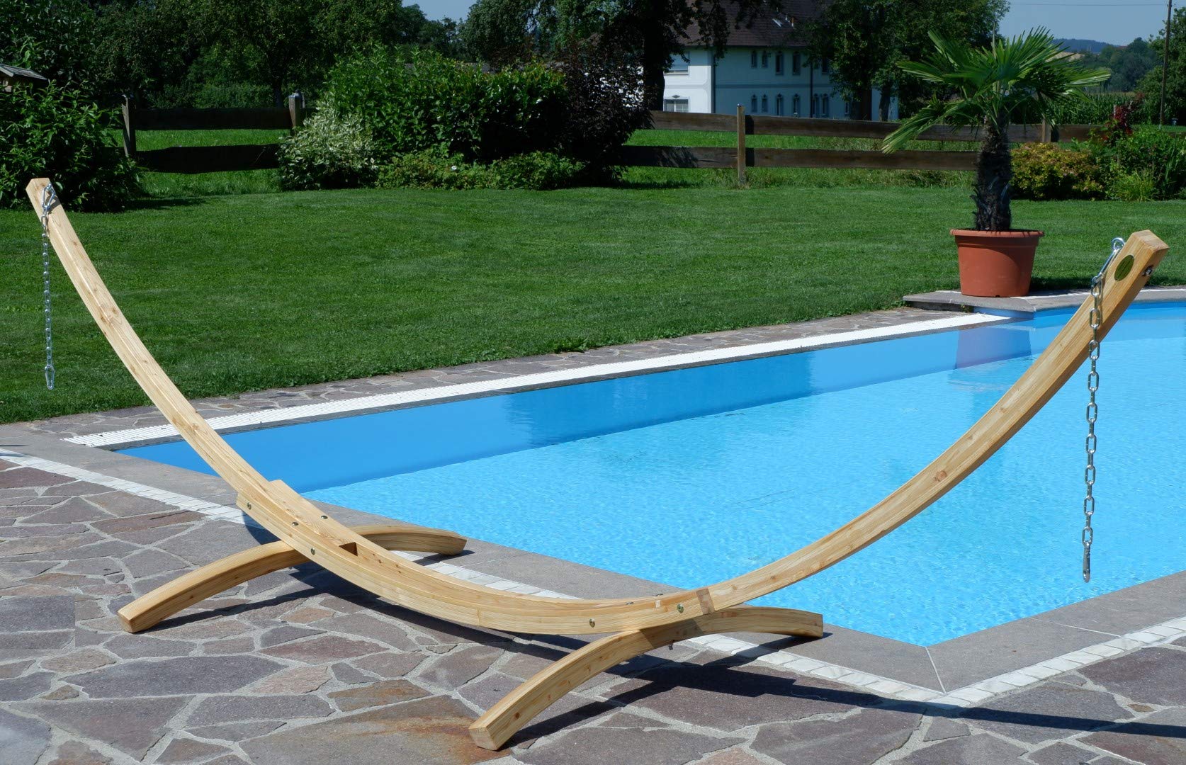 ALEOS. 400cm XXL Hängemattengestell Gestell aus Holz Lärche hell mit Stab Hängematte gefüttert mit Kopfkissen Grau gestreift 120x200 cm