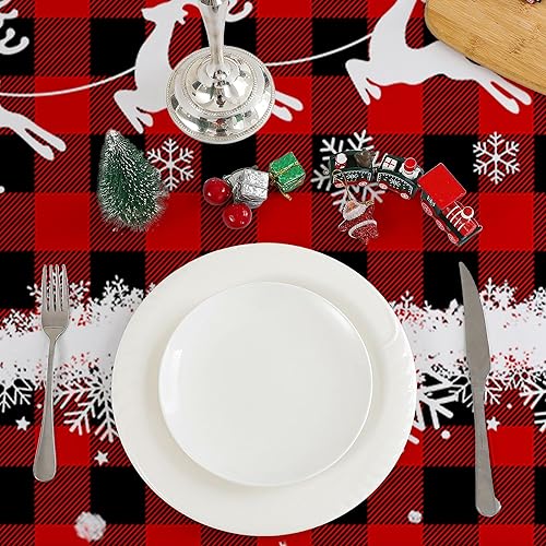 Miniatura 7 de Mantel de Navidad de 52 x 70 pulgadas, mantel rojo navideño para mesas rectangulares, decoración navideña de camión rojo para el hogar, decoración