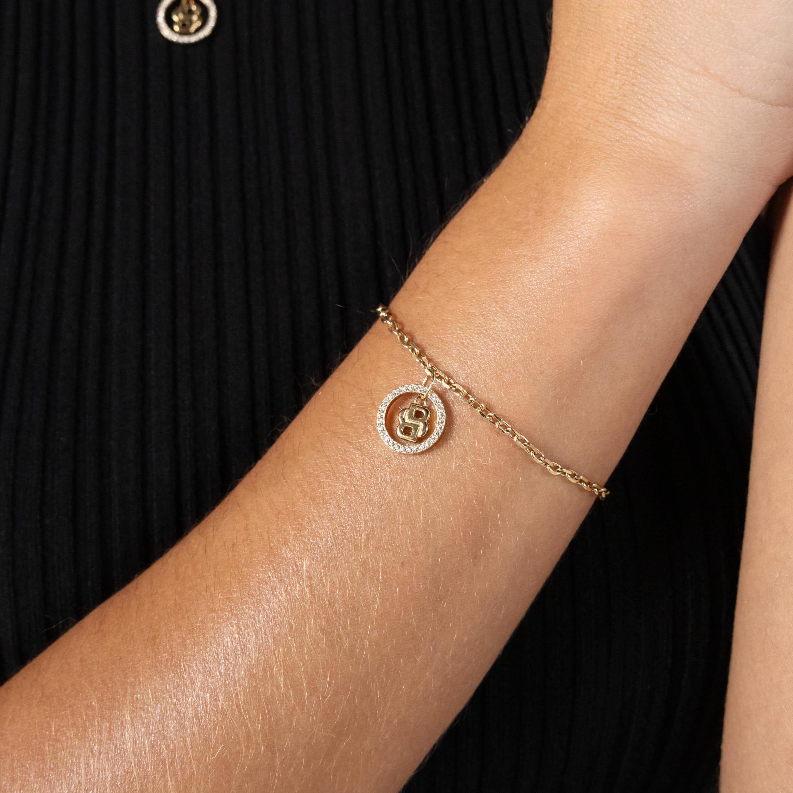 BOSS Jewelry Armband mit Anhänger für Damen Kollektion DOUBLE B DIVINE aus Edelstahl mit Ionenplattierung in Gelbgold verziert mit Kristallen - 1580807