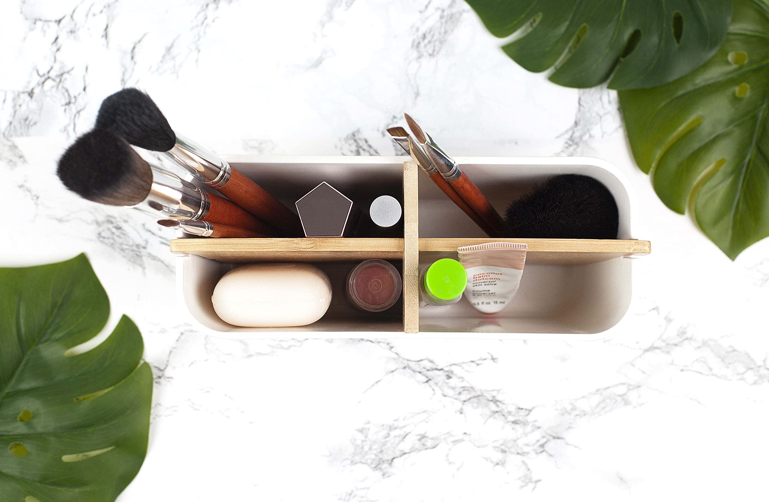 Umweltfreundlicher Organizer – Betonen Sie Ihr Zuhause mit nachhaltiger und natürlicher Dekoration; perfekt für Make-up, Pinsel und Badezimmer-Accessoires; komplett aus Bambus und Maisfaser.