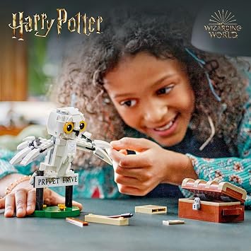 LEGO Harry Potter Hedwig Collectible Creative Toy Making Set for Harry Potter Fans Age 76425-7 and Over at Number 4 Privet Drive (336 Pieces)