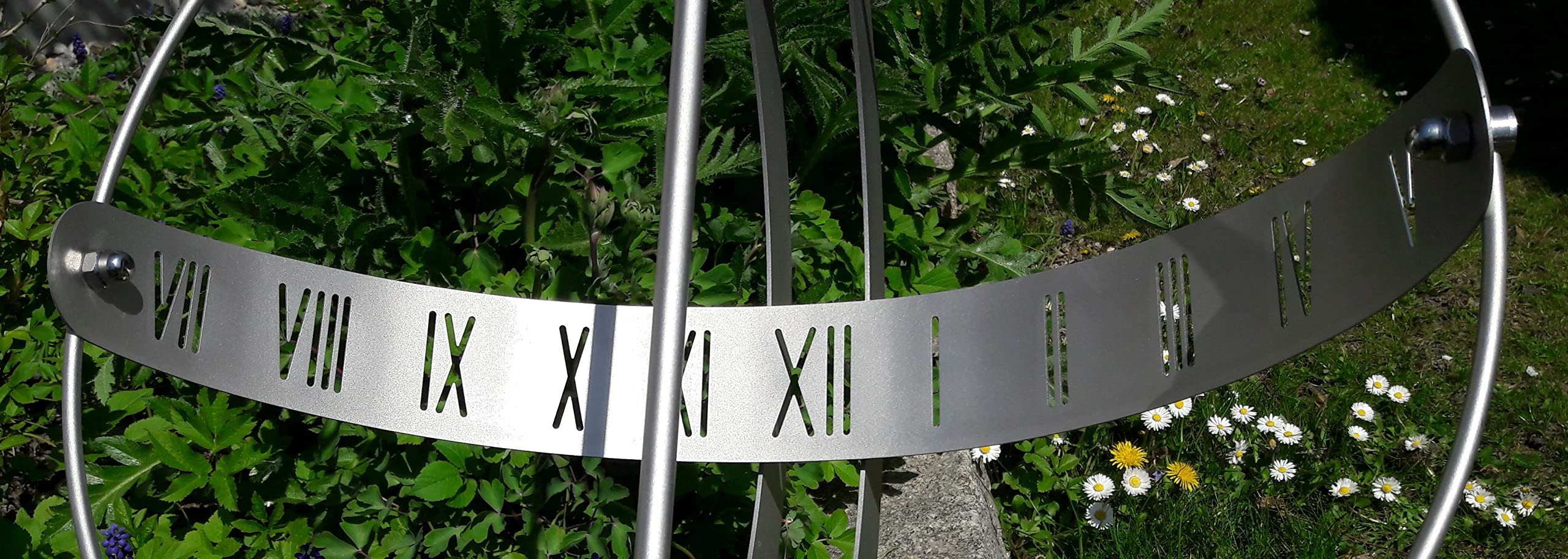 DanDiBo Sonnenuhr Edelstahl für den Garten 70 cm Rostfrei 96207 mit Säule Ausrichtbar Wetterfest Gartenuhr Modern Metall