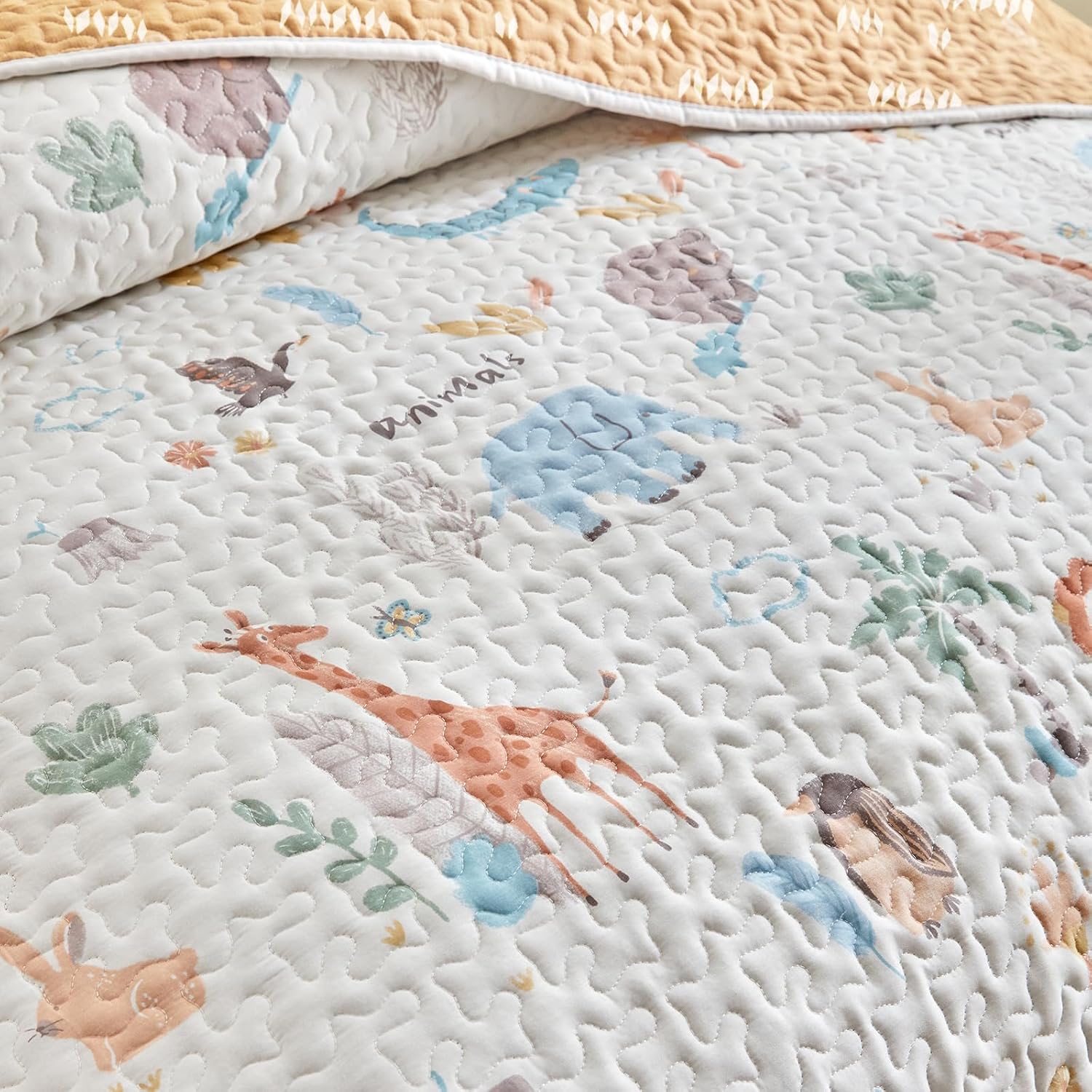 Joyreap 3 Pieces Full/Queen Size Cotton Quilt Set, Zoo Theme Animals White n Orange Design, Cozy Lightweight Bedding Set Quilt Bedspread Bed Cover for for Kids Boys n Girls- 90x90 inches