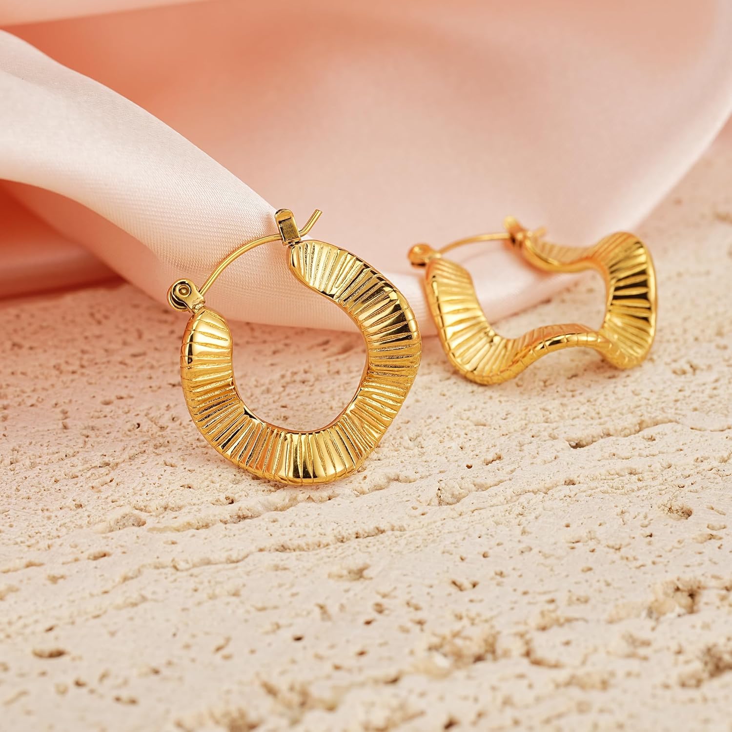 Sylph Textured Gold Hoop Earrings for Women 18K Gold Chunky Statement Earrings Trendy Gifts Lightweight for Women