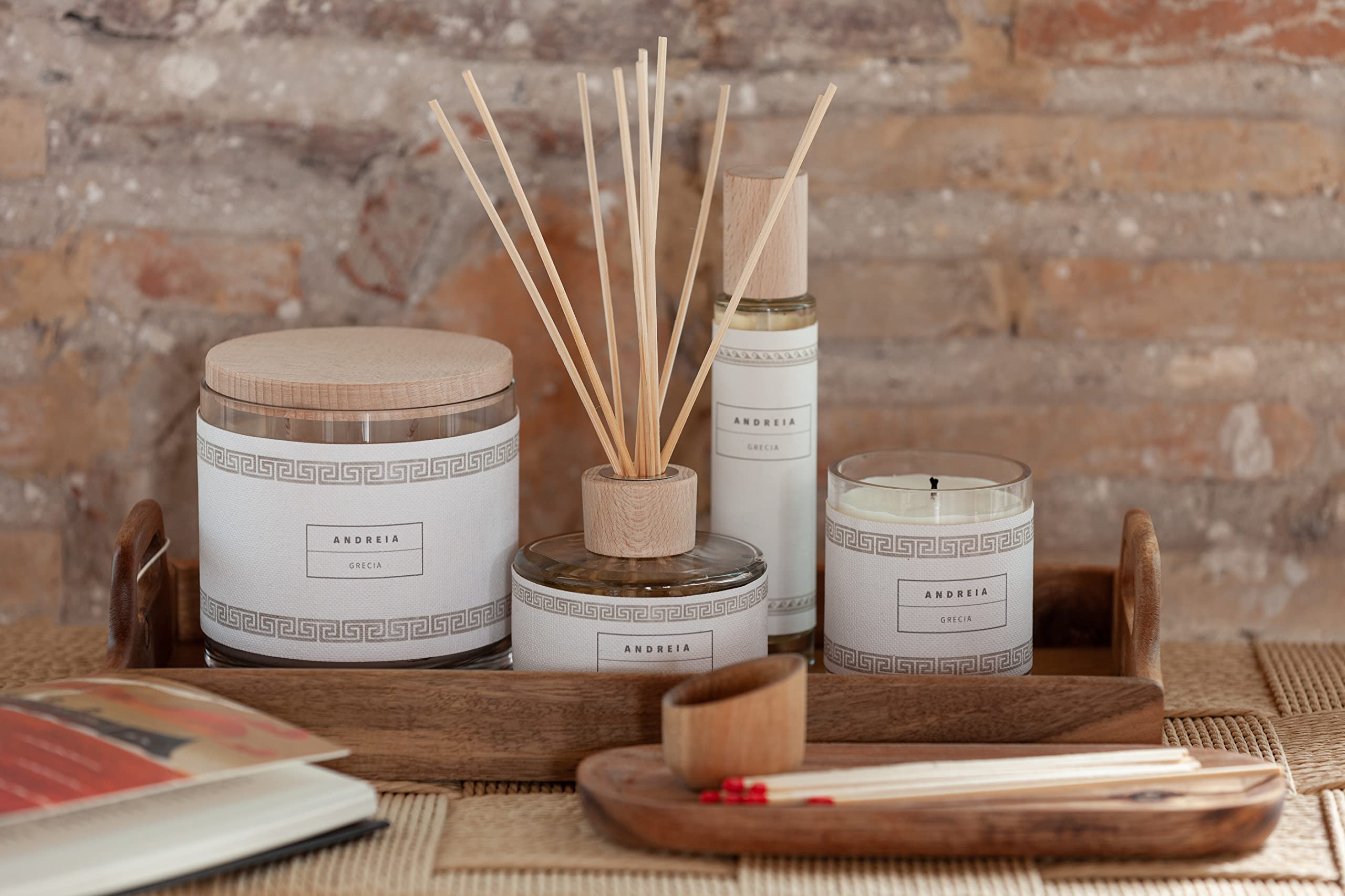 DECORAGLOBA - Ambientador Mikado, Difusor de Perfume - Fragancia ANDREIA - Aroma Verde y Fresco - Colección Grecia Experience (250ml)