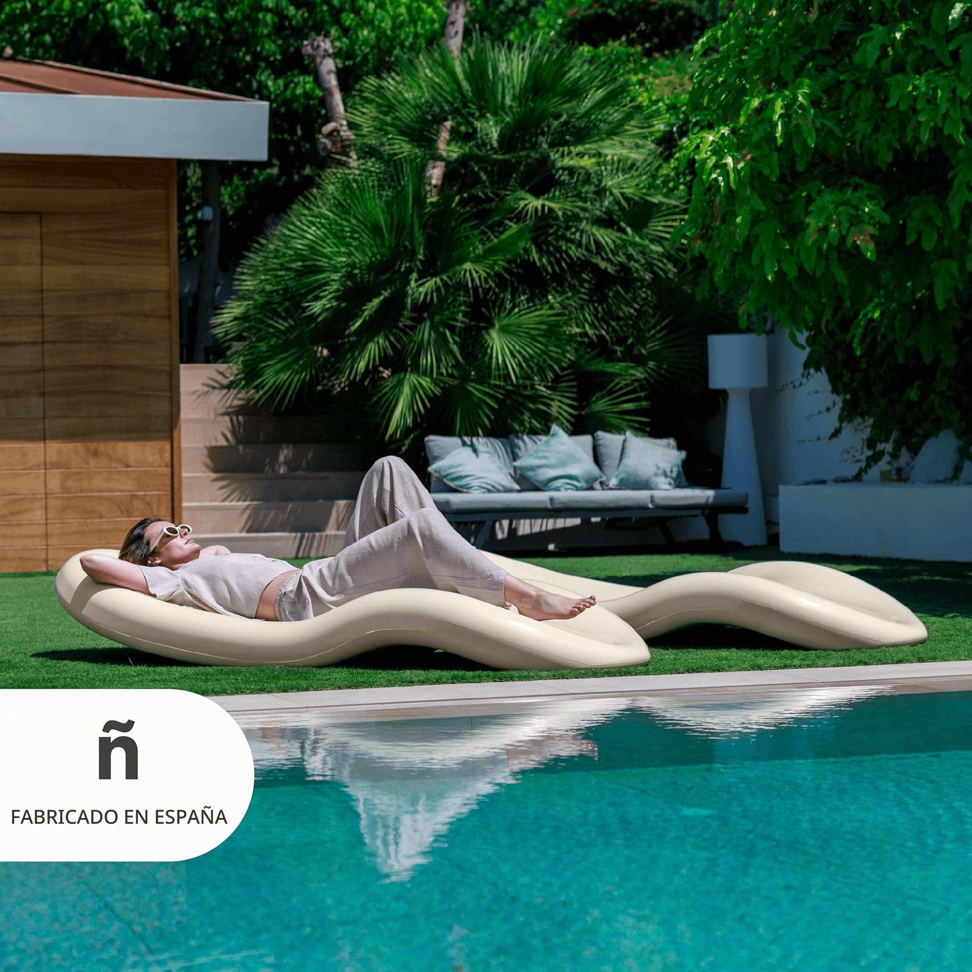 newgarden - Rasa Tumbona de Diseño Muy Resistente al Exterior y Al Paso del Tiempo. Ideal para el Jardín, la Piscina, Hotel o Beach Club (Topo)