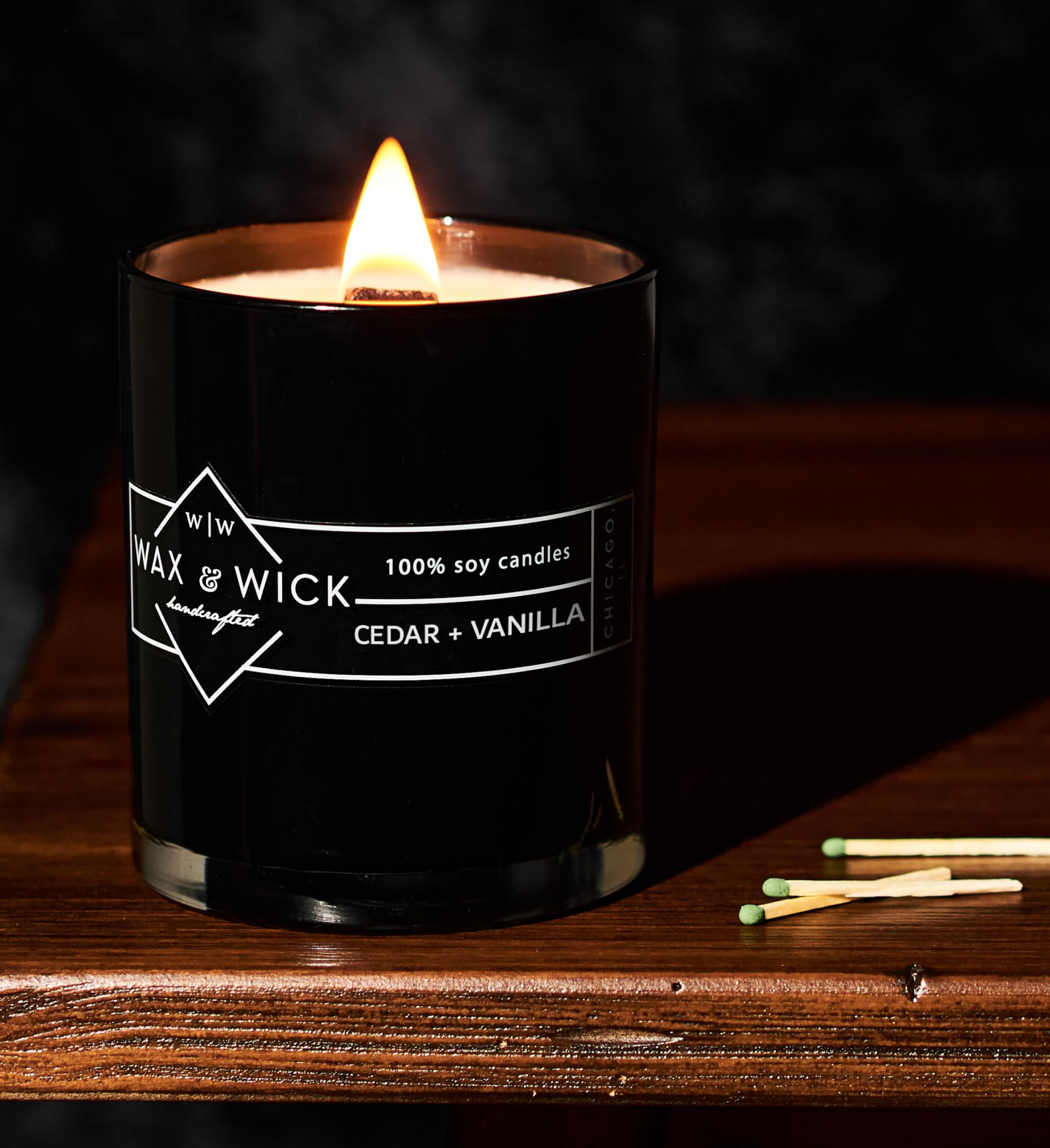 Wax & Wick - Vela aromática de soja. 100% cera de soja pura con doble mecha de madera. Combustión limpia de hasta 60 horas. Tarro negro de 270 g
