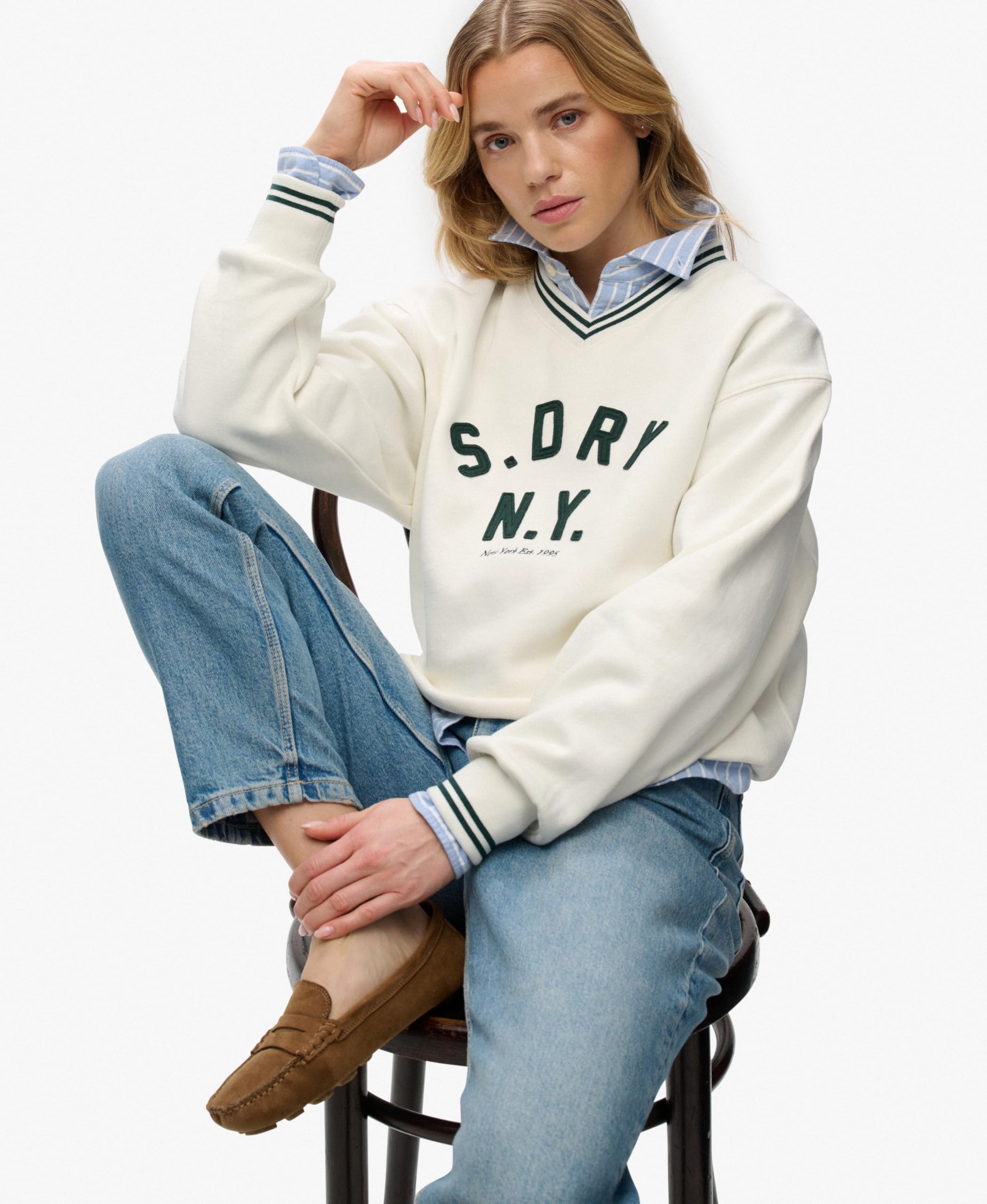 Superdry Country Club Sweat-shirt à col en V pour femme avec application Crème 38