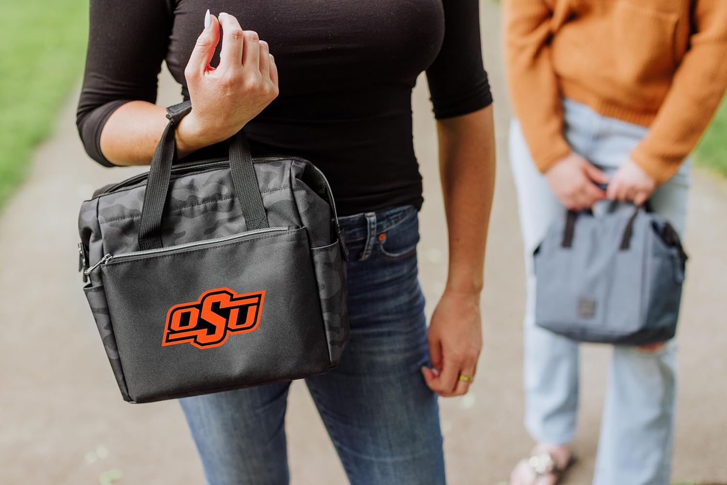 Picnic TIME NCAA Oklahoma State Cowboys On The Go Lunch Bag Cooler, Soft Cooler Lunch Box, Insulated Lunch Bag, (Black Camo) - Image 3