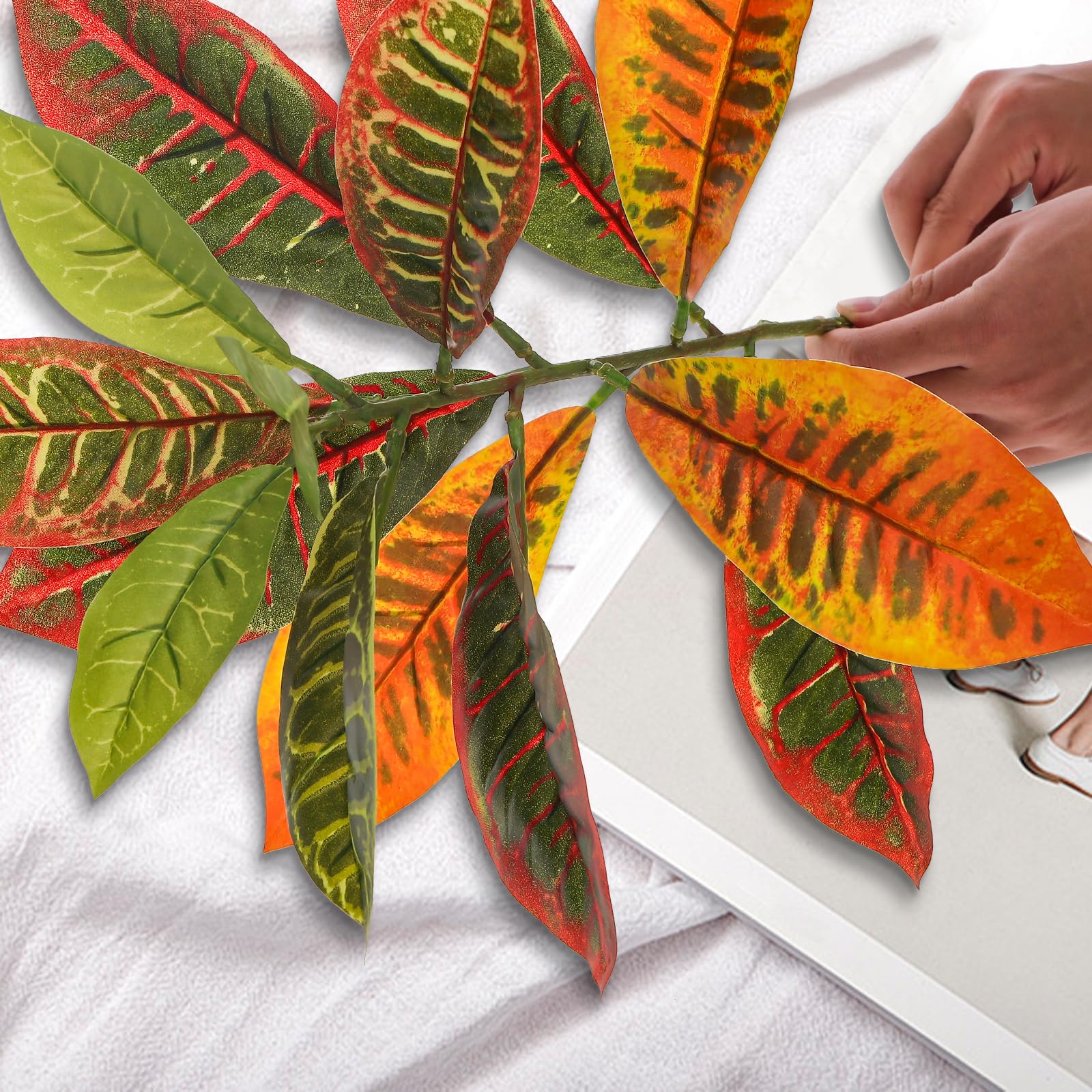 4 Pack künstliche Croton Pflanze Stiel 74 cm realistische Faux Greenery Zweig Lange lebendige Herbstfarben Blätter für Haus Vase Füller Weihnachten Kranz Kamin Dekor Hochzeit Mittelstücke