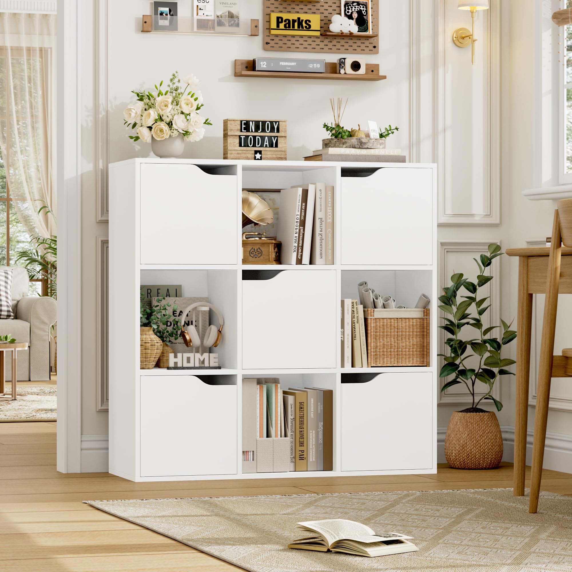 FirFurd Libreria a 9 Cubi Con 5 Porte, Armadietto 3 Ripiani, Scaffale Con 9 Scomparti a Cubi Portaoggetti, Stile Moderno, per Soggiorno, Camera da Letto, Ufficio 90x29x90cm Bianco