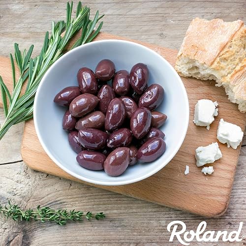 Miniatura 6 de Roland Foods Gajos de oliva Kalamata cortados a la mitad de Grecia, tamaño a granel, 5 libras (paquete de 1)