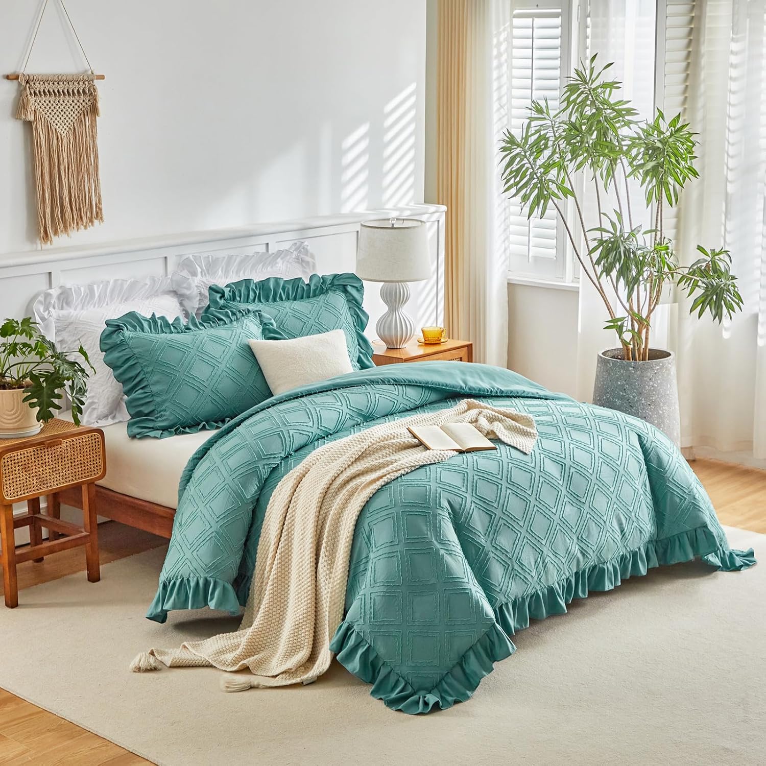 Flysheep Tufted Ruffle Duvet Cover Set King Size, 3 Pieces Vintage Farmhouse Shabby Chic Ruffled Duvet Cover with Zipper Closure, Luxury Jacquard Boho Bohemian Bedding Set (White, King)