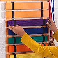 Vista 4 de KidKraft Soporte de cinturón de artes marciales, Natural