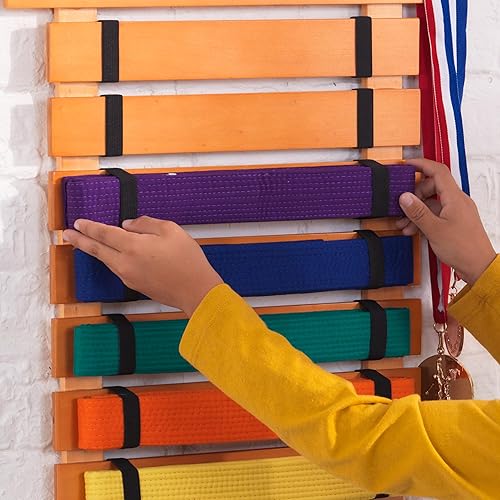 Miniatura 4 de KidKraft Soporte de cinturón de artes marciales, Natural