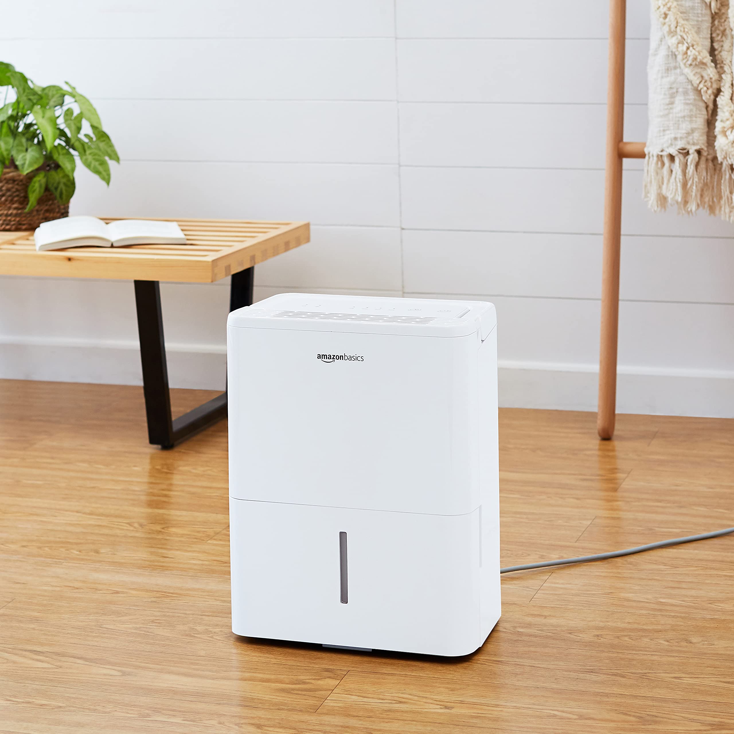 Amazon Basics - Deshumidificador para espacios de hasta 24m2, 12L al día, 60m3