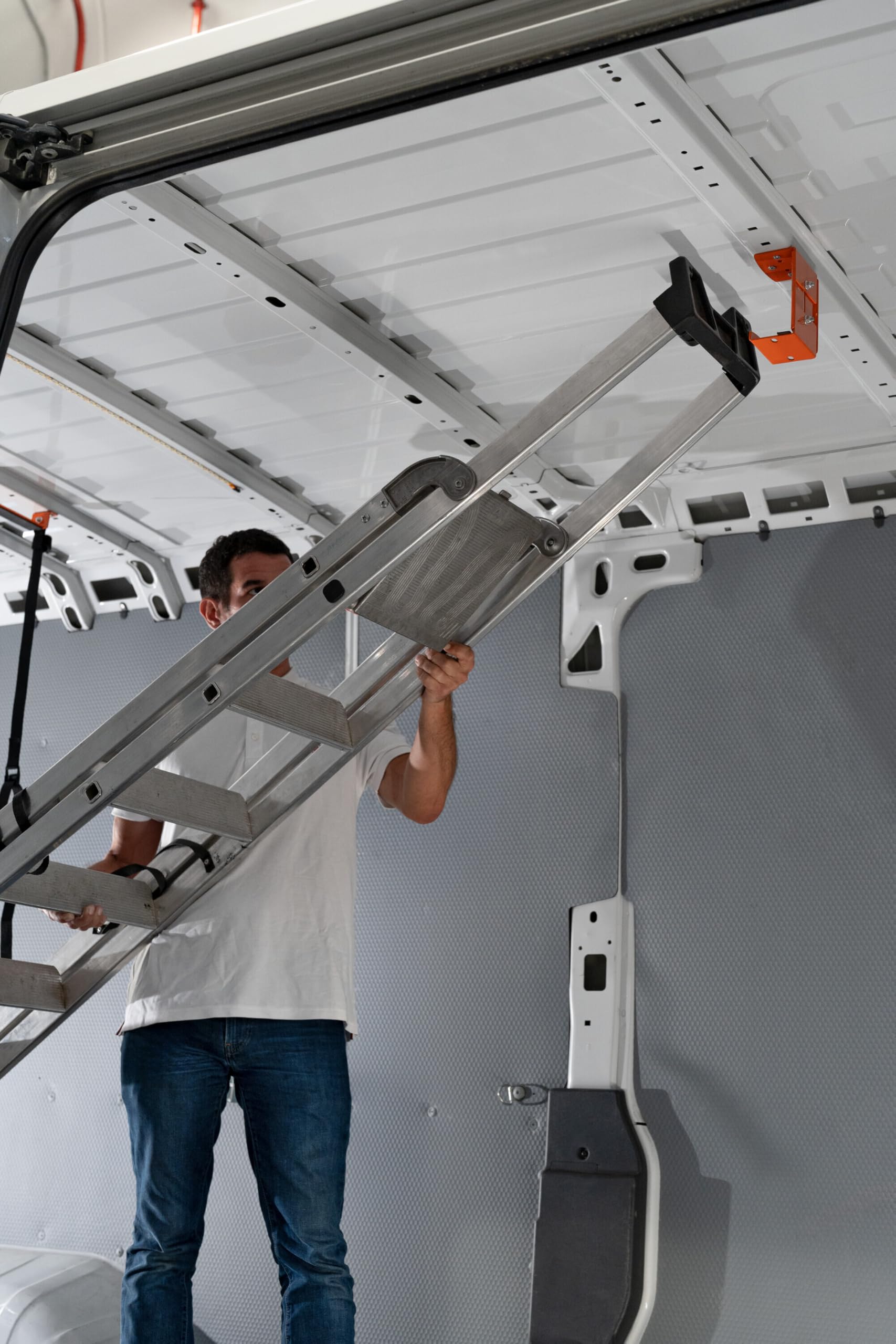 NORDRIVE N11071 Van Ladder Holder, porta scala da interno per furgone