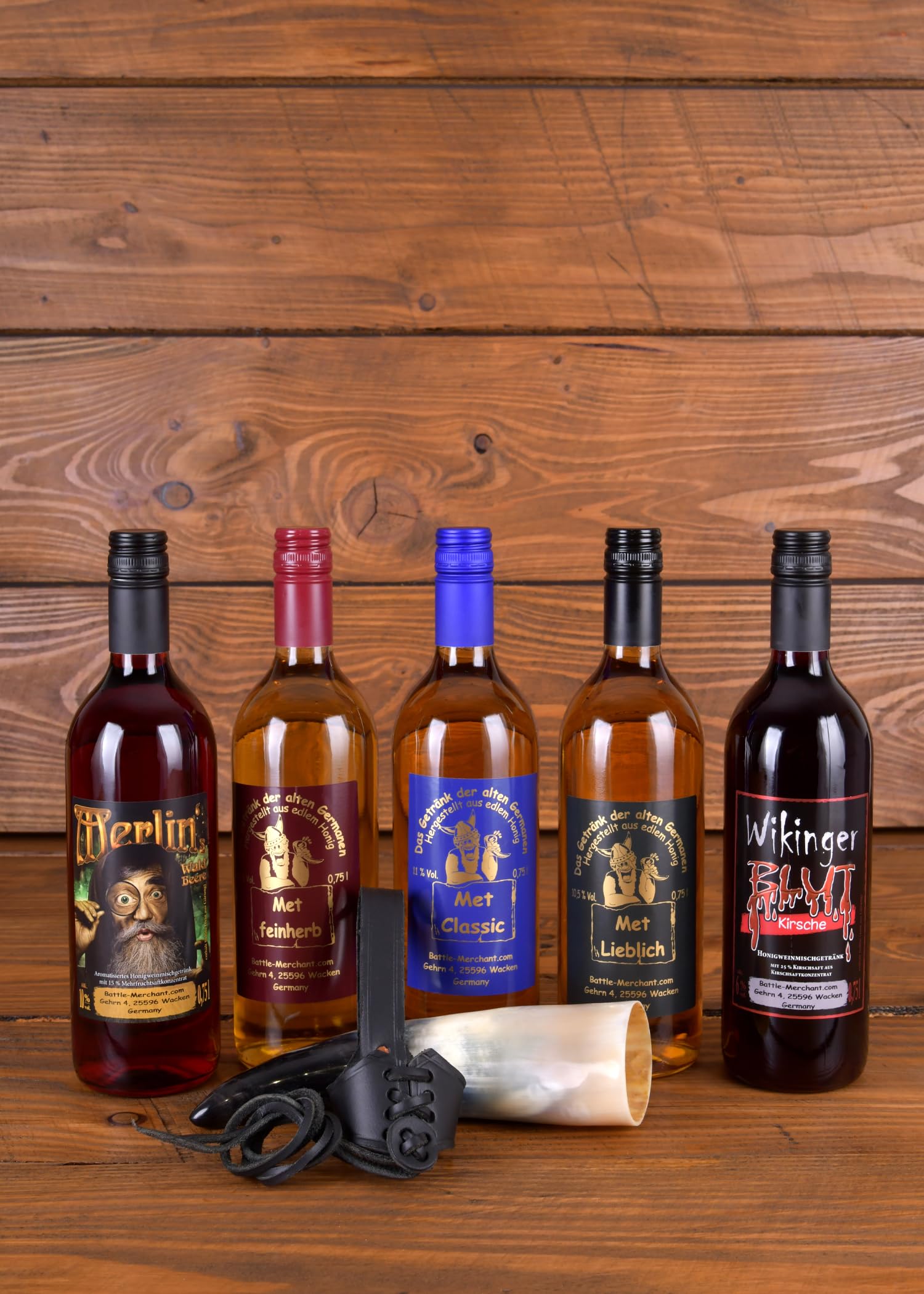 Battle-Merchant - Met Probier-Paket - 5 Flaschen inkl. Trinkhorn & Halter | lieblich, klassisch, feinherb, Wikingerblut, Waldbeer-Apfel, Horn & Lederhalter, Honigmet, Geschenk, Wikinger, Mittelalter
