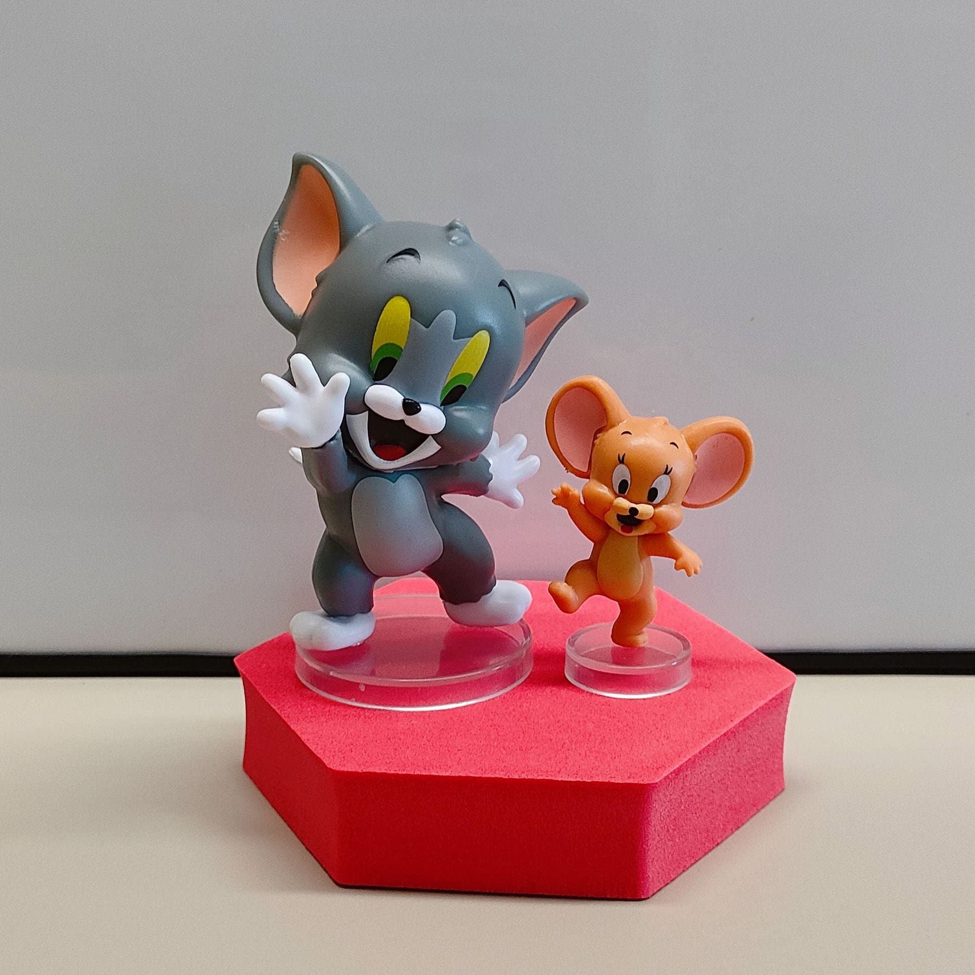 BOENJOY Gifts - Tom & Jerry - Set of 2 Figures - Action Figure | Best Animated Most Loved Cartoon | 6.5cm | Cat & Mouse Partners | Cake Toppers | Room Garden | Red Base not Included | Design F (B0BJ12ZZKP) Amazon Price History, Amazon Price Tracker