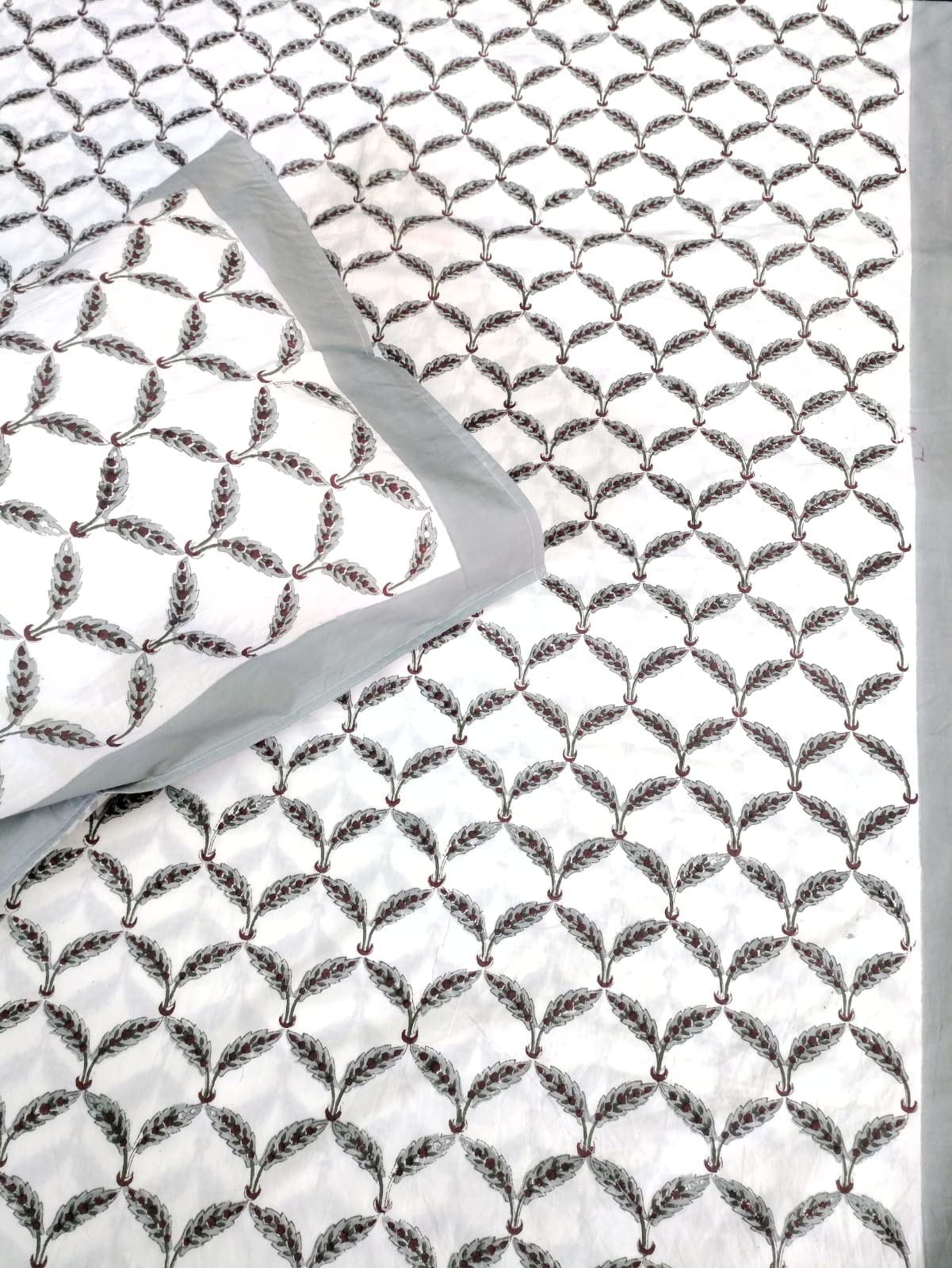 Rupayani Indian Traditional Wood Hand Block 100% Cotton Leaf Design Printed Rajasthani Bed Sheets with 2 Pillow Cover Premium Quality Luxury Bedding Bed Sheet King Size 108 X 108 Inch