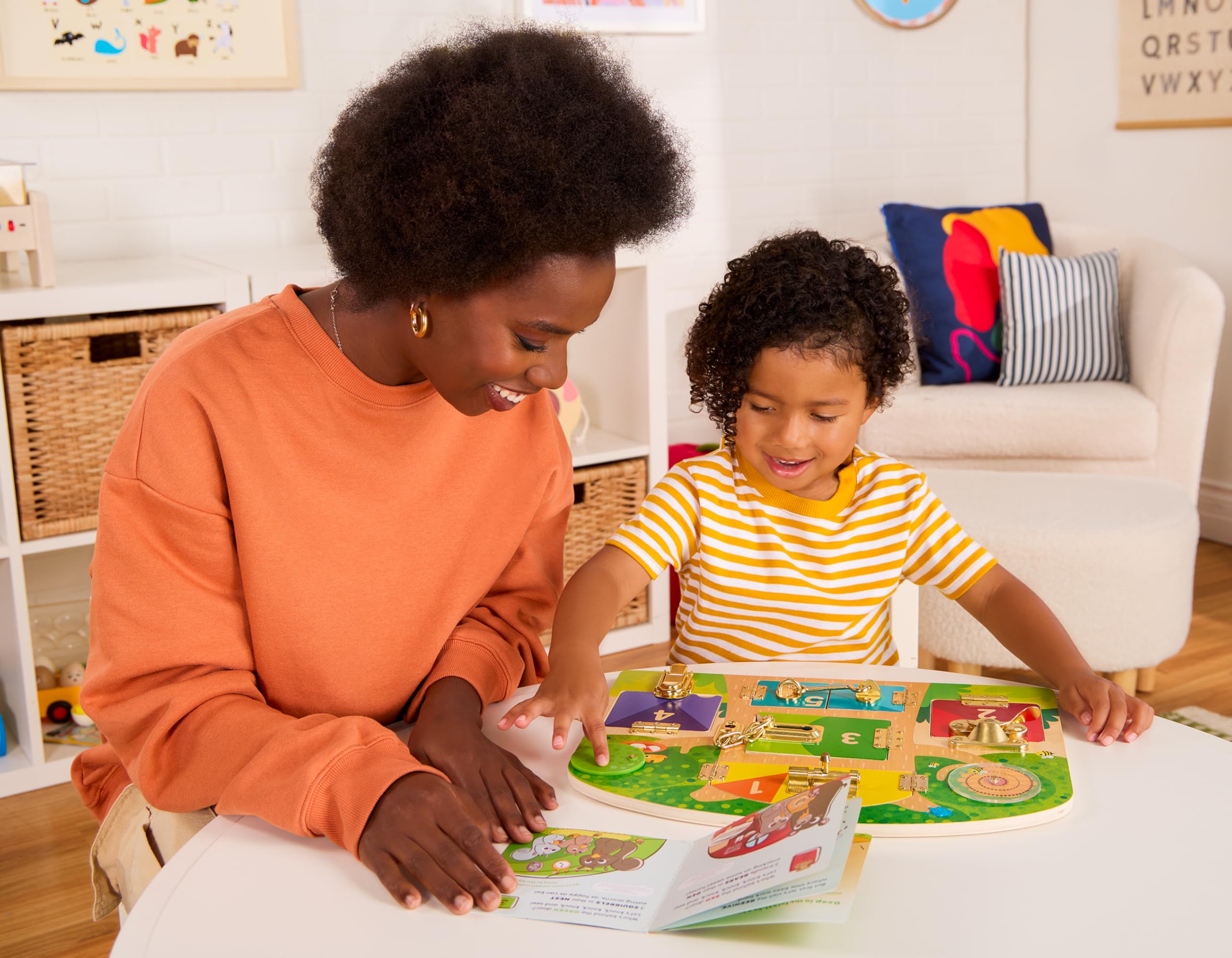 Klopf, klopf, wer ist drin? - Montessori-Beschäftigungsbrett - Spielbrett für Kleinkinder - Schloss und Schlüssel Spielzeug - Activity Board - 3 Jahre +