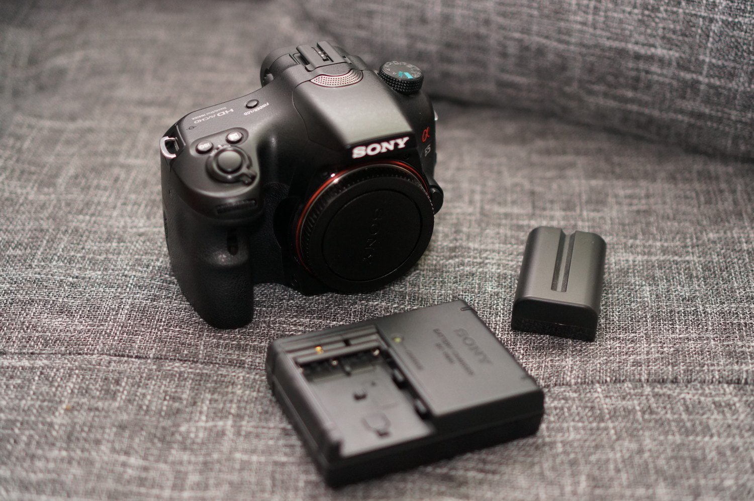 Sony SLT-A65V SLR-Digitalkamera (24,3 Megapixel, Live View, Full-HD Video) inkl. Akku, Gehäuse schwarz