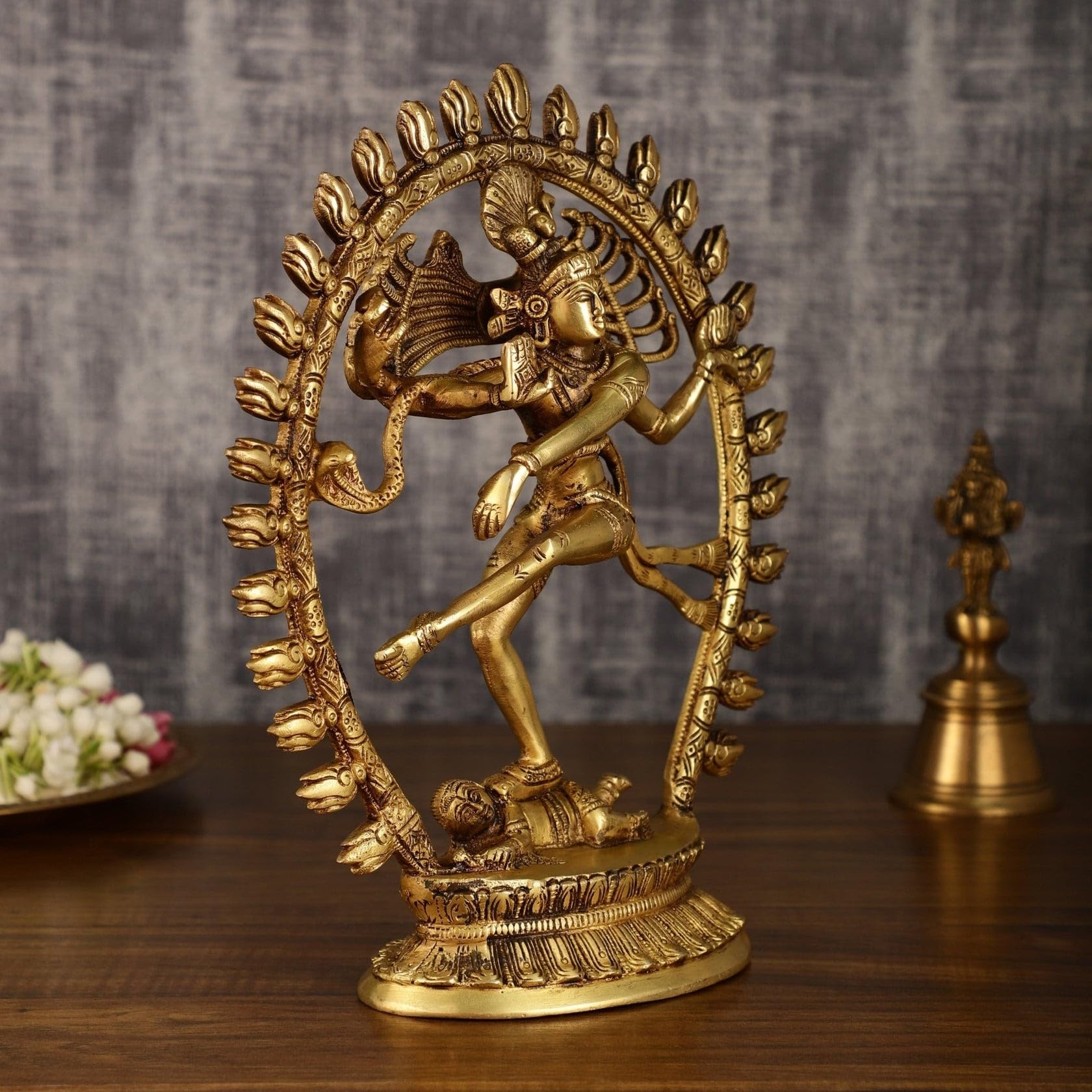 Statua Nataraja in ottone, statua di Shiva Nataraja danzante, 30 cm, maestosa Shiva in ottone in posa da ballo, ideale per la decorazione della casa, Lord Shiva nella danza cosmica, perfetta