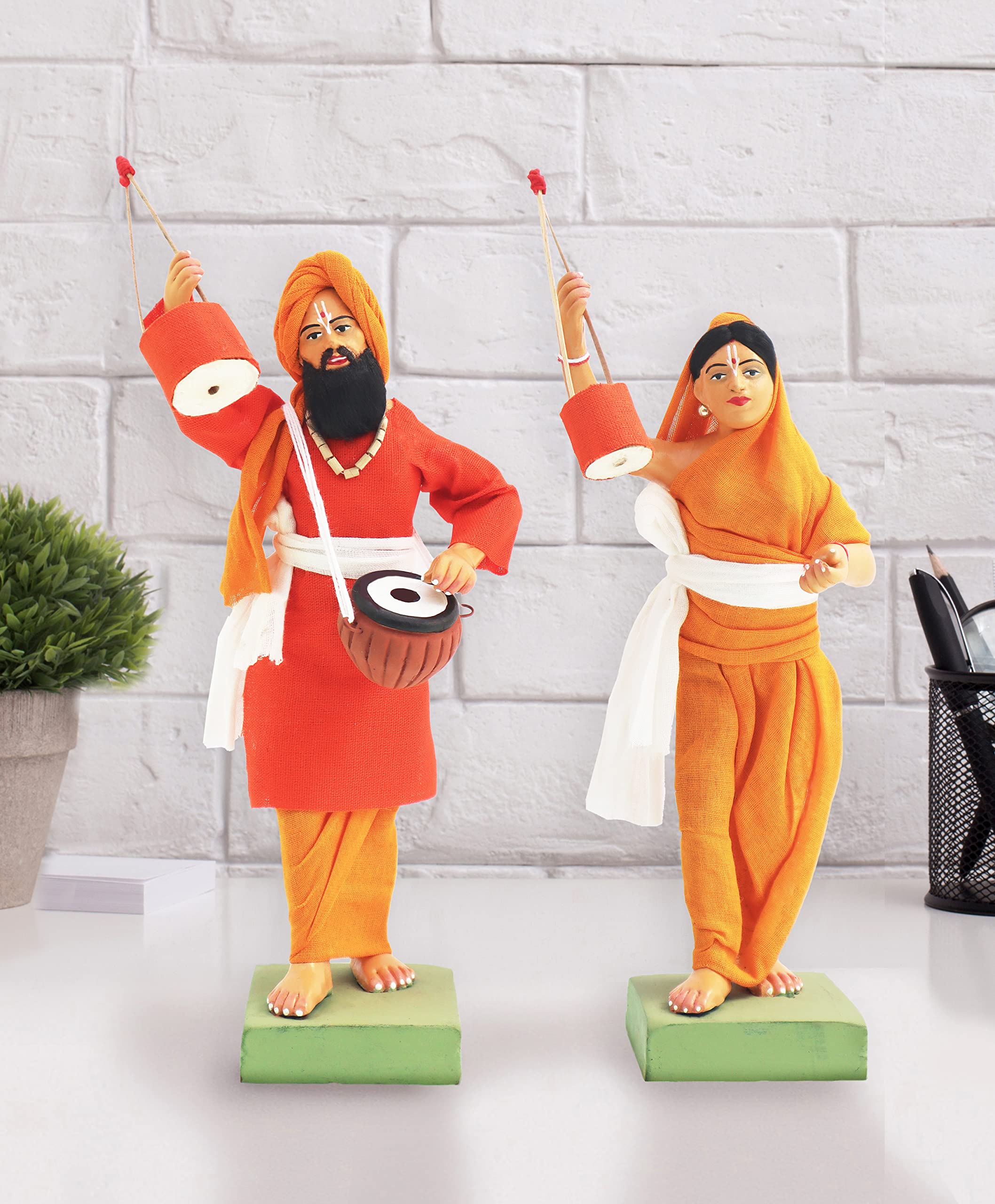 Krishnanagar Handmade Clay Human Figure Gift & Decor (Folk Singer Couple)