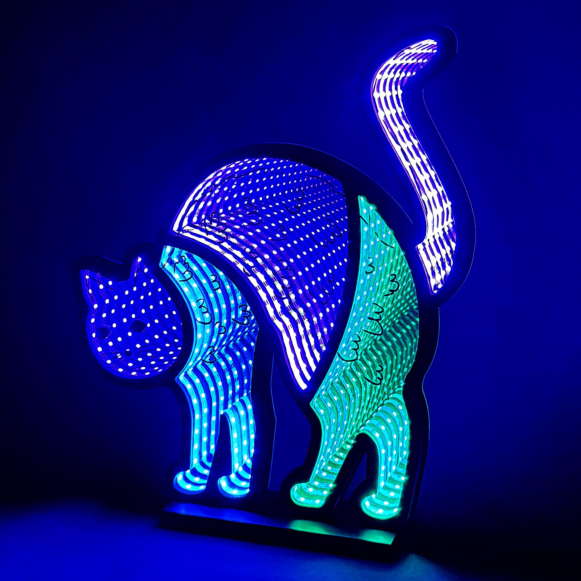 Lampe miroir Infinity chat résout le manque d'originalité de votre déco d'Halloween