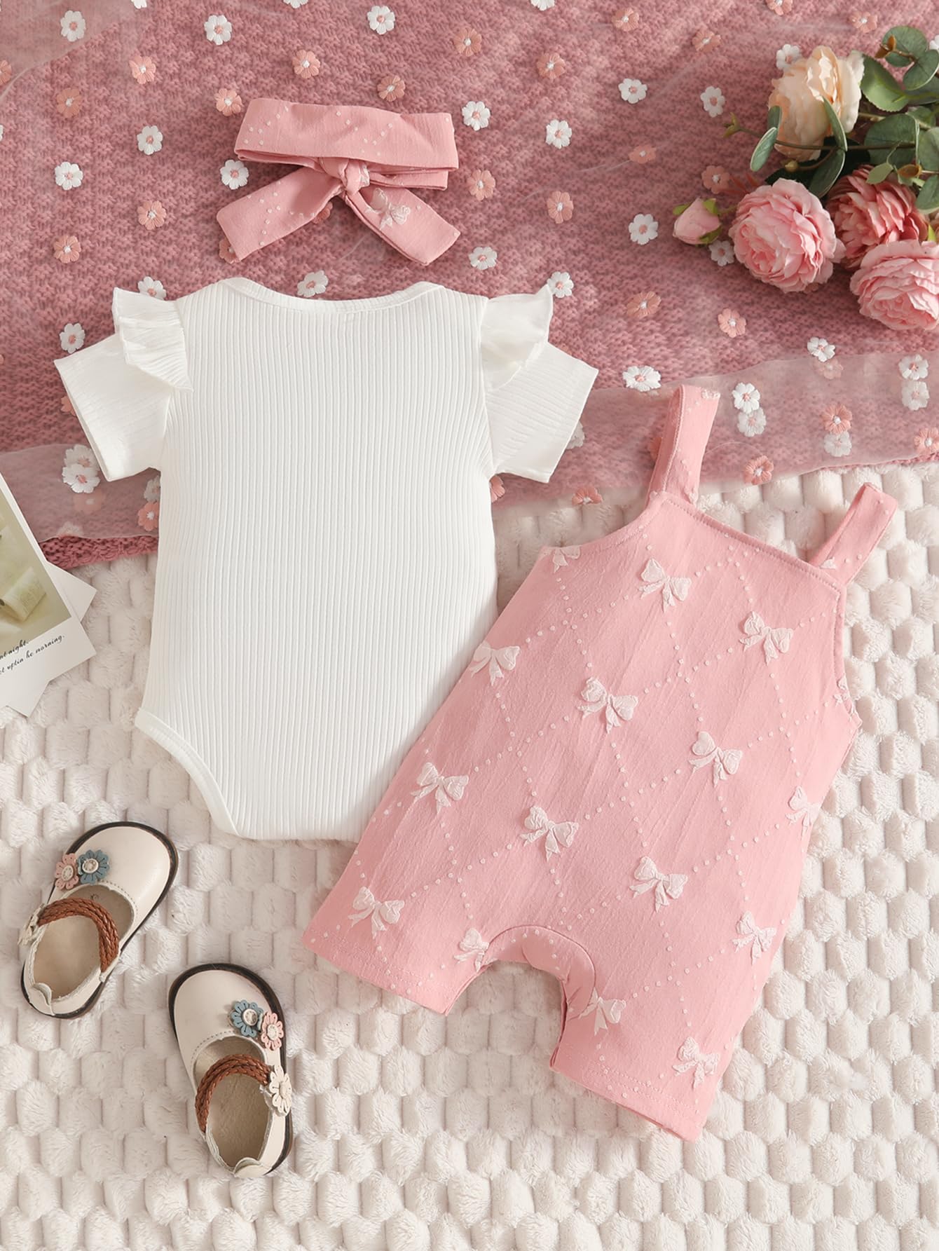 Completo Estivo per Bambina Top a Coste Pantaloncini con Bretelle e Stampa Floreale con Fascia Capelli
