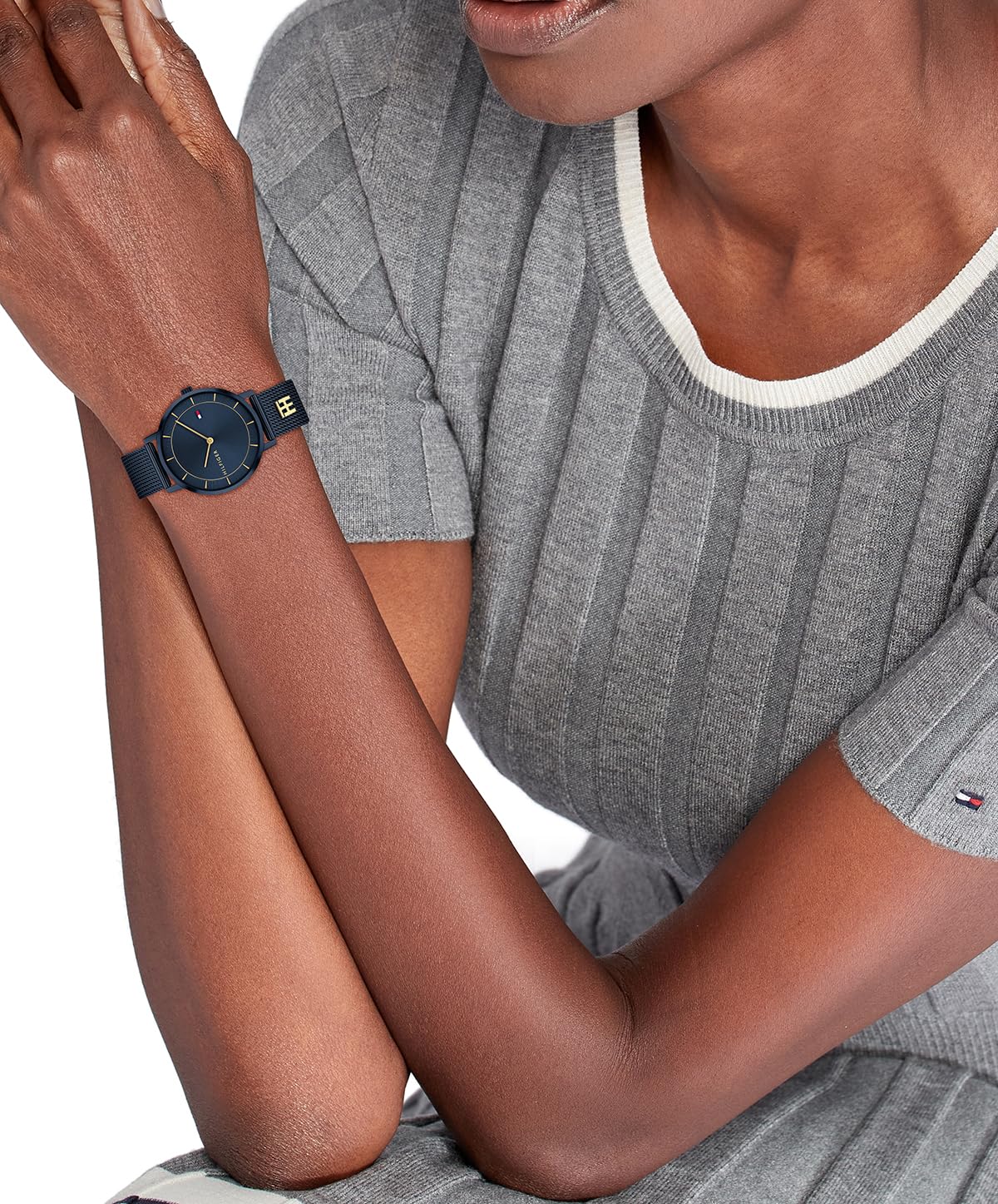 Tommy Hilfiger Orologio Analogico al Quarzo da Donna con Cinturino in Maglia Metallica in Acciaio Inossidabile - Disponibile in Argento, Oro, Oro Rosa o Blu Marino