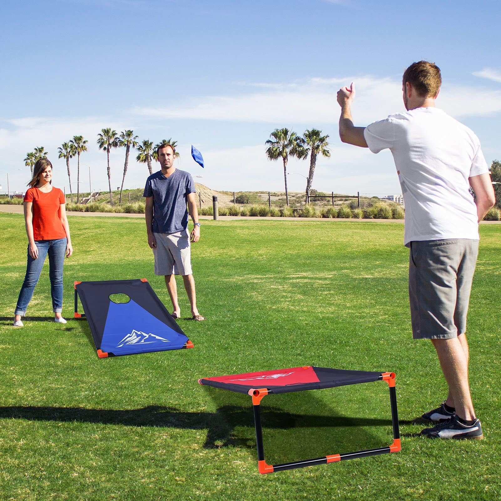 Tragbares Cornhole Game, Maislochwurf-Set mit PVC-Rahmen, 8 Sitzsäcke und Tragetasche für Hinterhof, Rasen, Strandspiele, Camping, Maisloch, Outdoor-Spiele