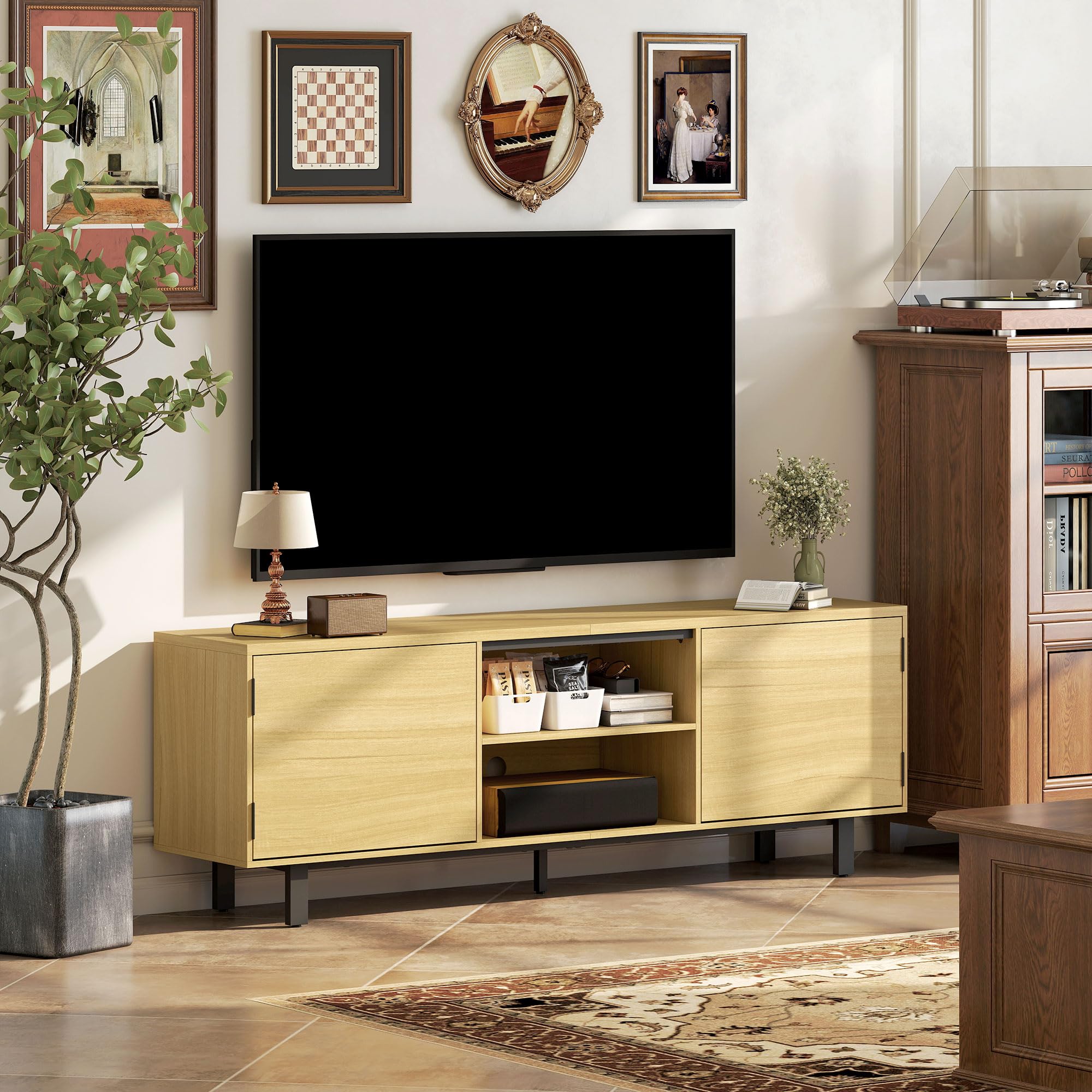 Soporte de TV HOMCOM 160 cm, soporte de TV para televisores de hasta 65" con 2 puertas y 2 estantes abiertos, patas de metal, banco de TV para salón, dormitorio, madera natural