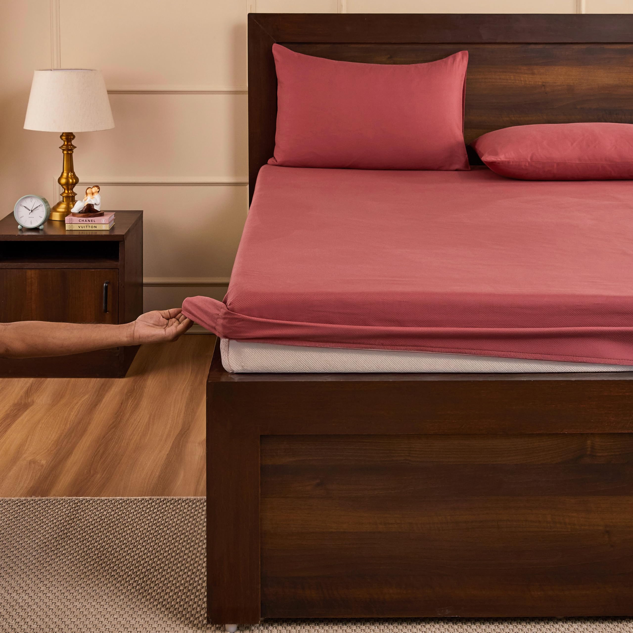 Amazon Basics 300 TC 100% Cotton Sateen Weave Fitted Bedsheet Set with 2 Pillow Covers | King Size (Rose)